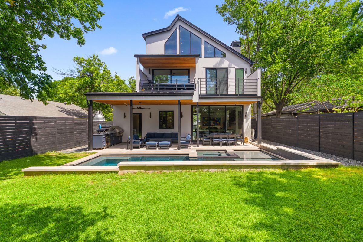 2102 Oxford St, Austin, TX 78704
