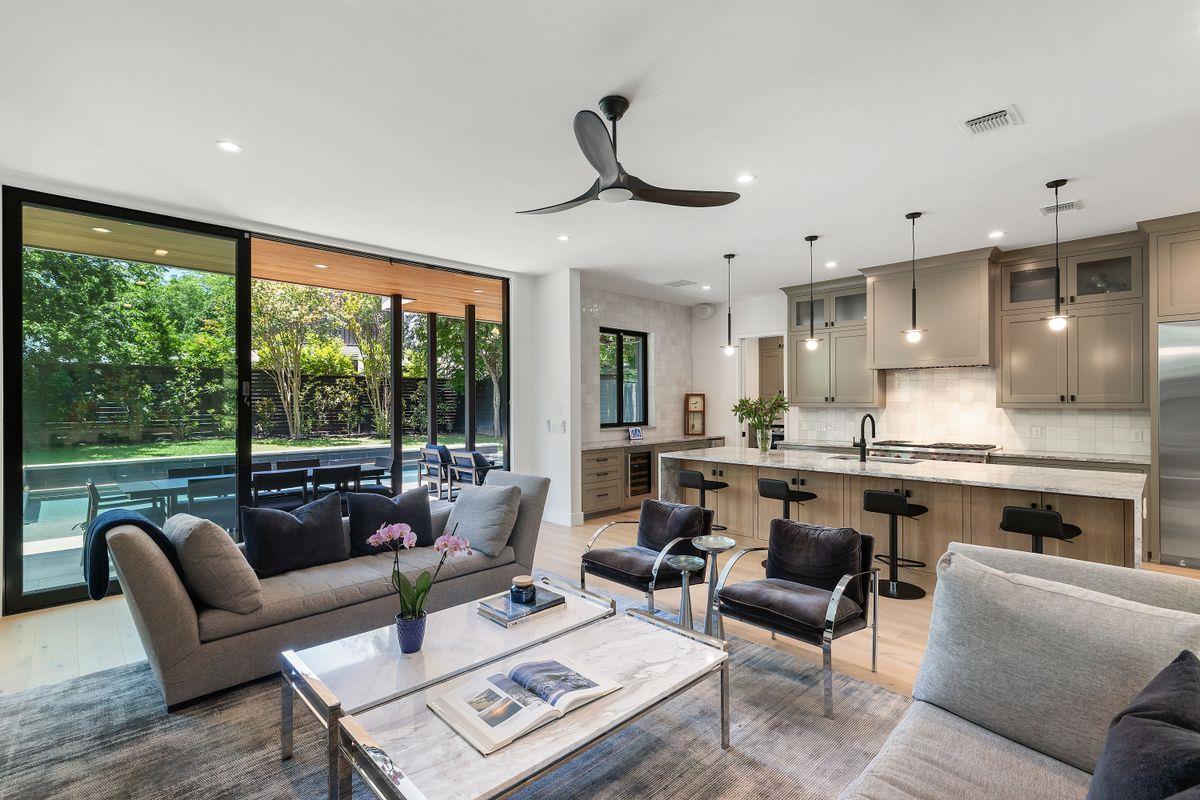 2102 Oxford St, Austin, TX 78704