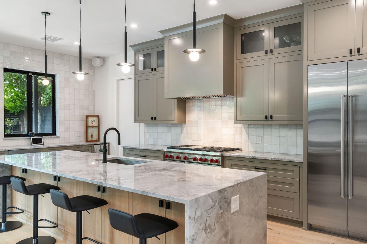 2102 Oxford St, Austin, TX 78704