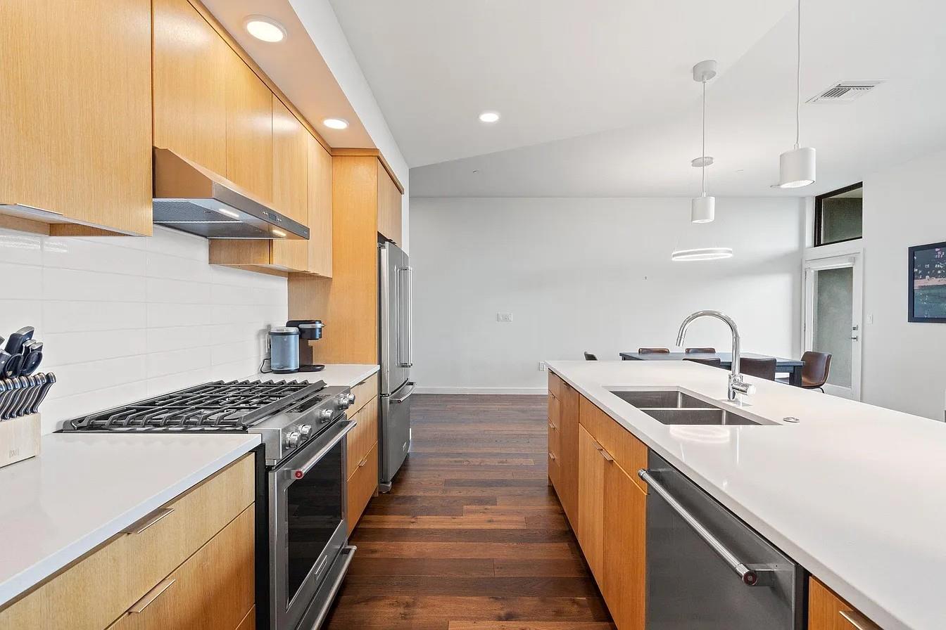 1322 E 12th St # 406, Austin, TX 78702