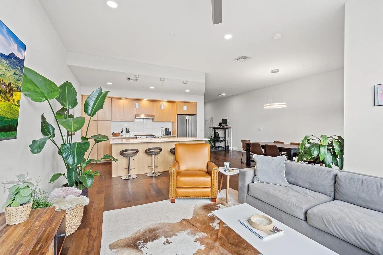 1322 E 12th St # 406, Austin, TX 78702
