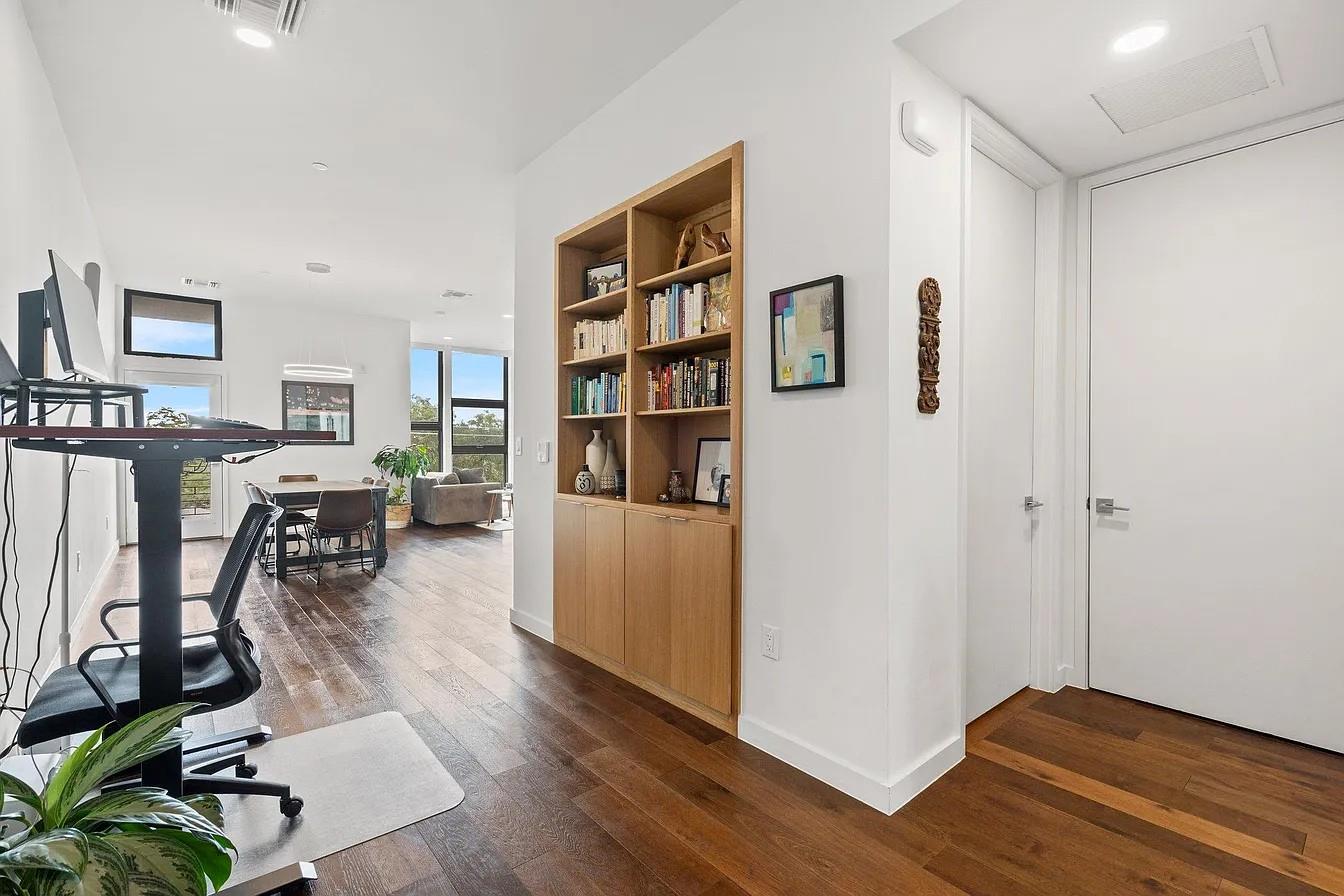 1322 E 12th St # 406, Austin, TX 78702