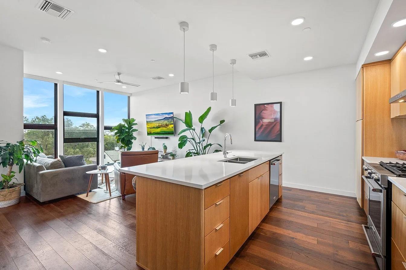 1322 E 12th St # 406, Austin, TX 78702