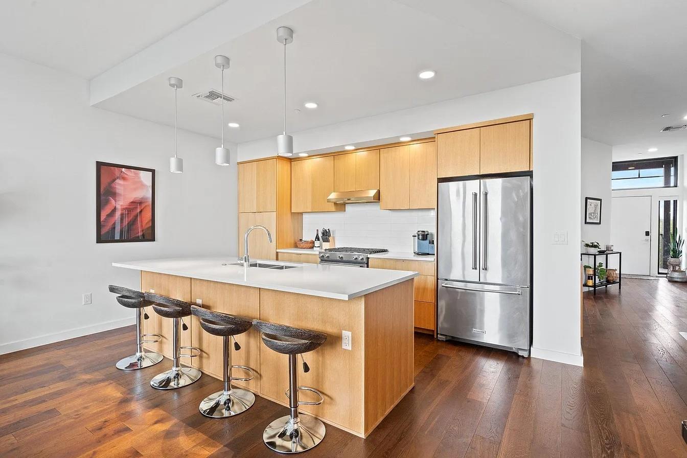 1322 E 12th St # 406, Austin, TX 78702