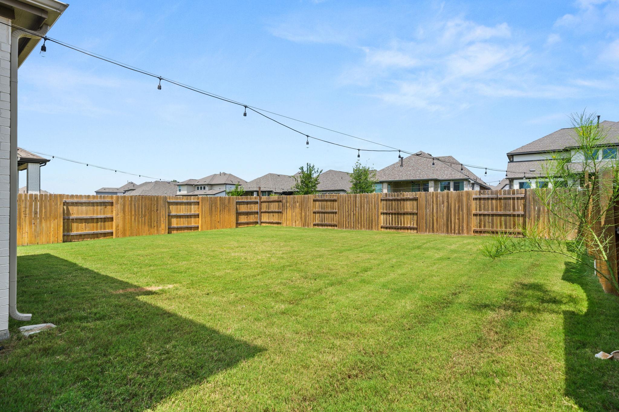 1921 Sir Nathaniel Ln, Leander, TX 78641