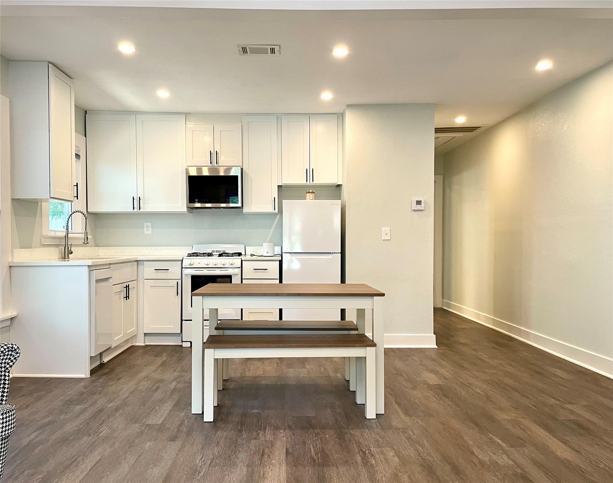 807 E Riverside Drive Dr # B, Austin, TX 78704