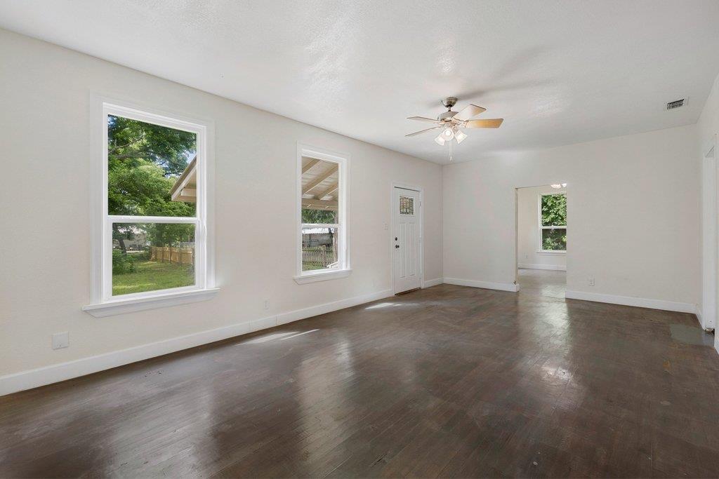 102 Patricks Aly, Liberty Hill, TX 78642