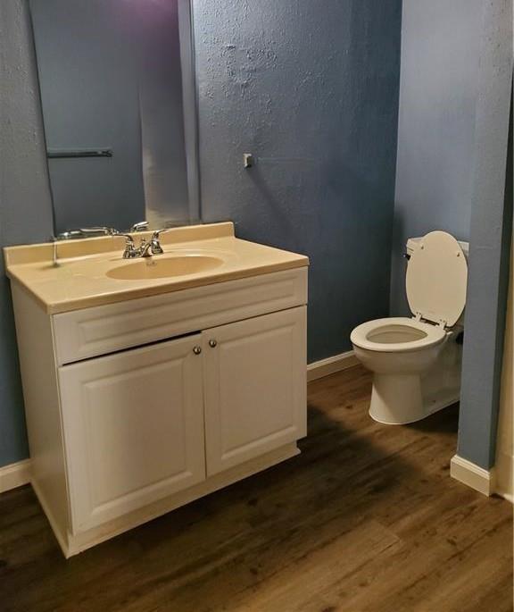 100 Quail Run Rd # 1, Martindale, TX 78655
