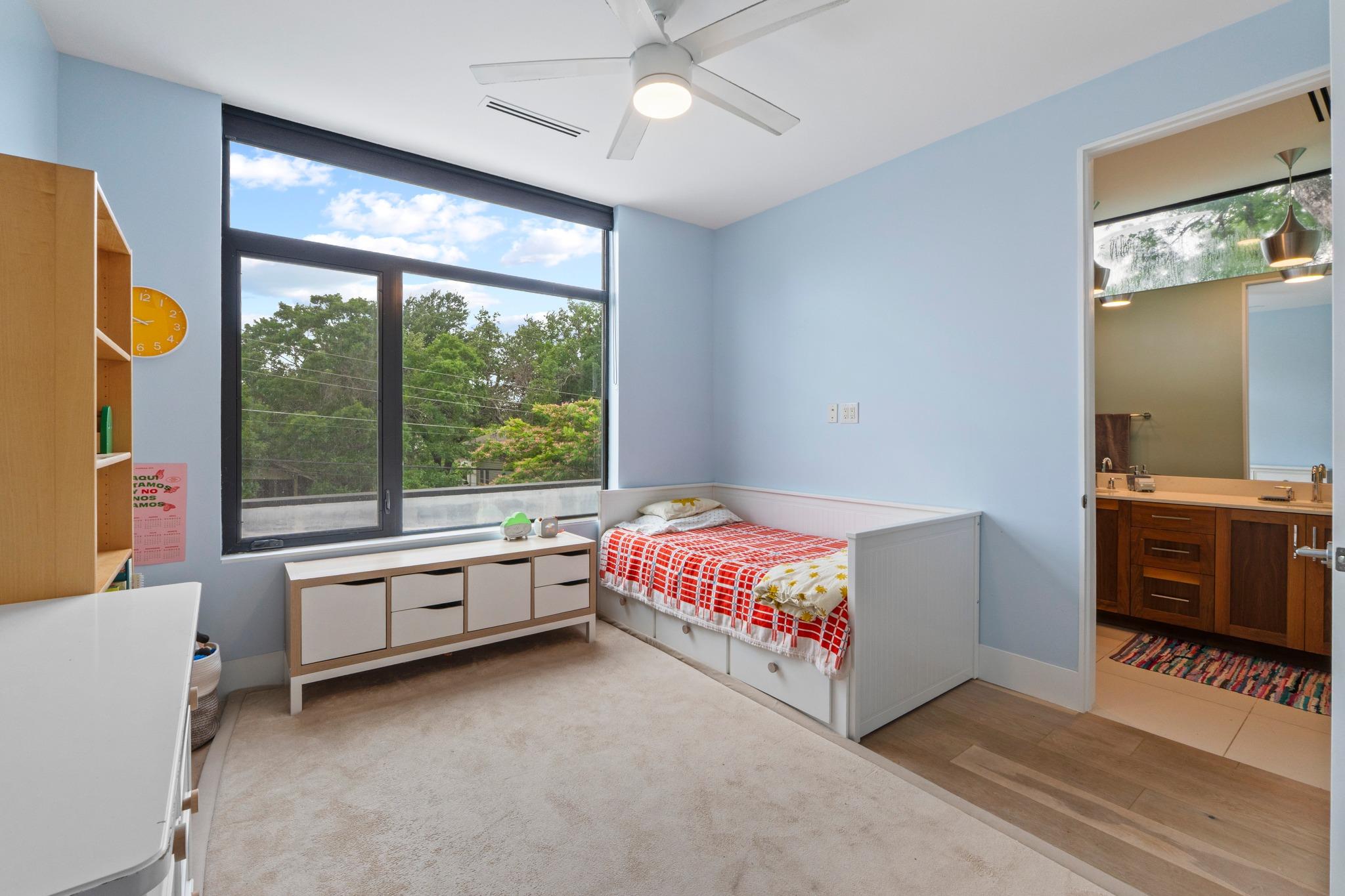 900 Karen Ave # A, Austin, TX 78757