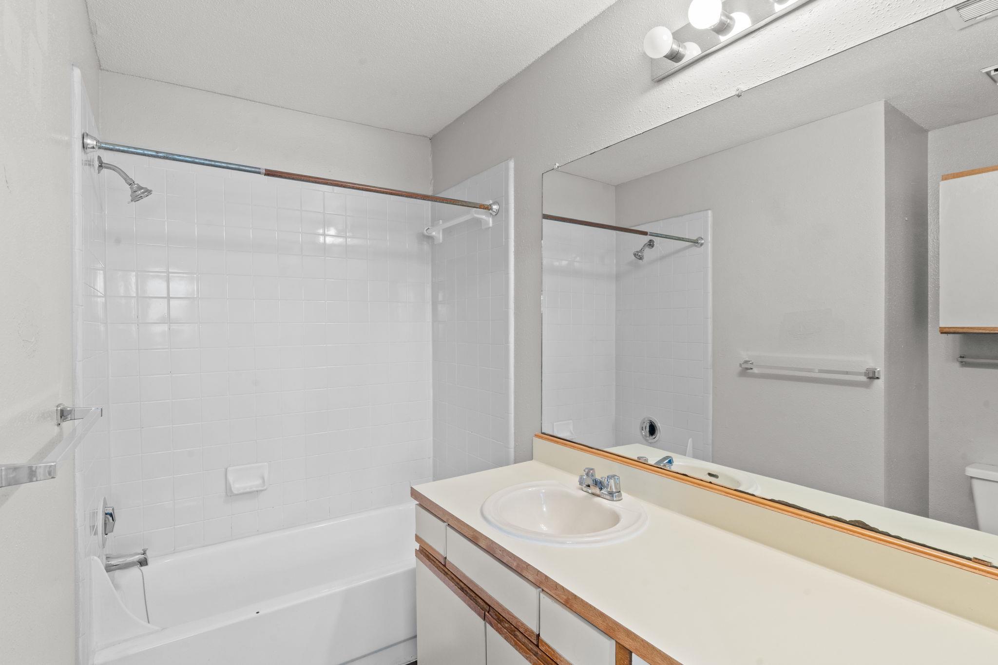 1841 River Crossing Cir # B, Austin, TX 78741