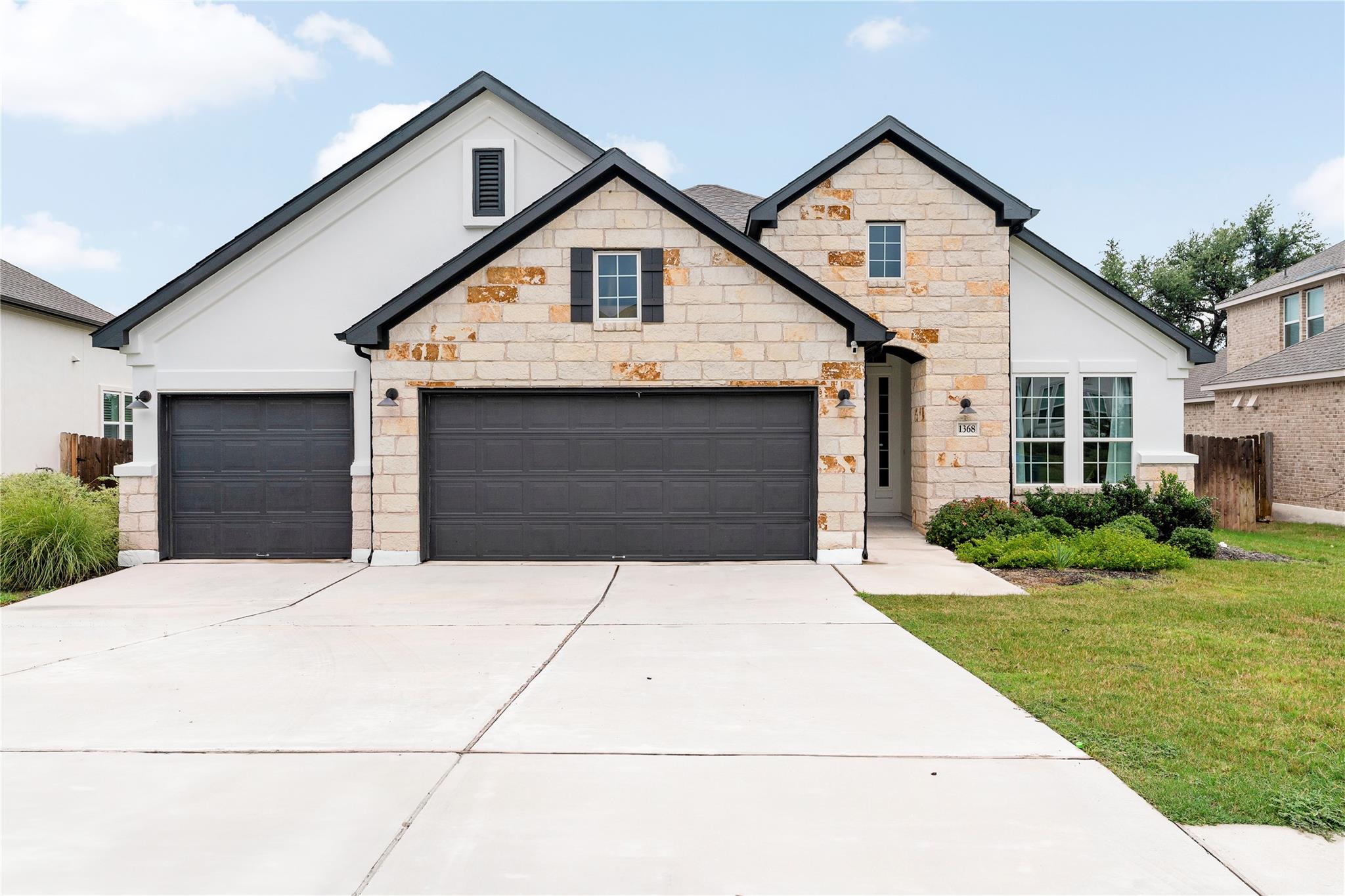 1368 Pink Granite Blvd, Dripping Springs, TX 78620