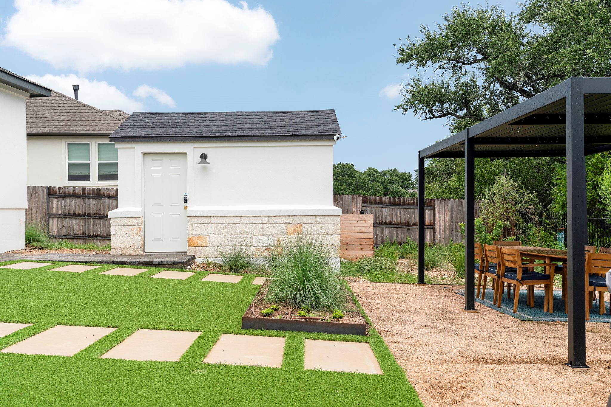 1368 Pink Granite Blvd, Dripping Springs, TX 78620