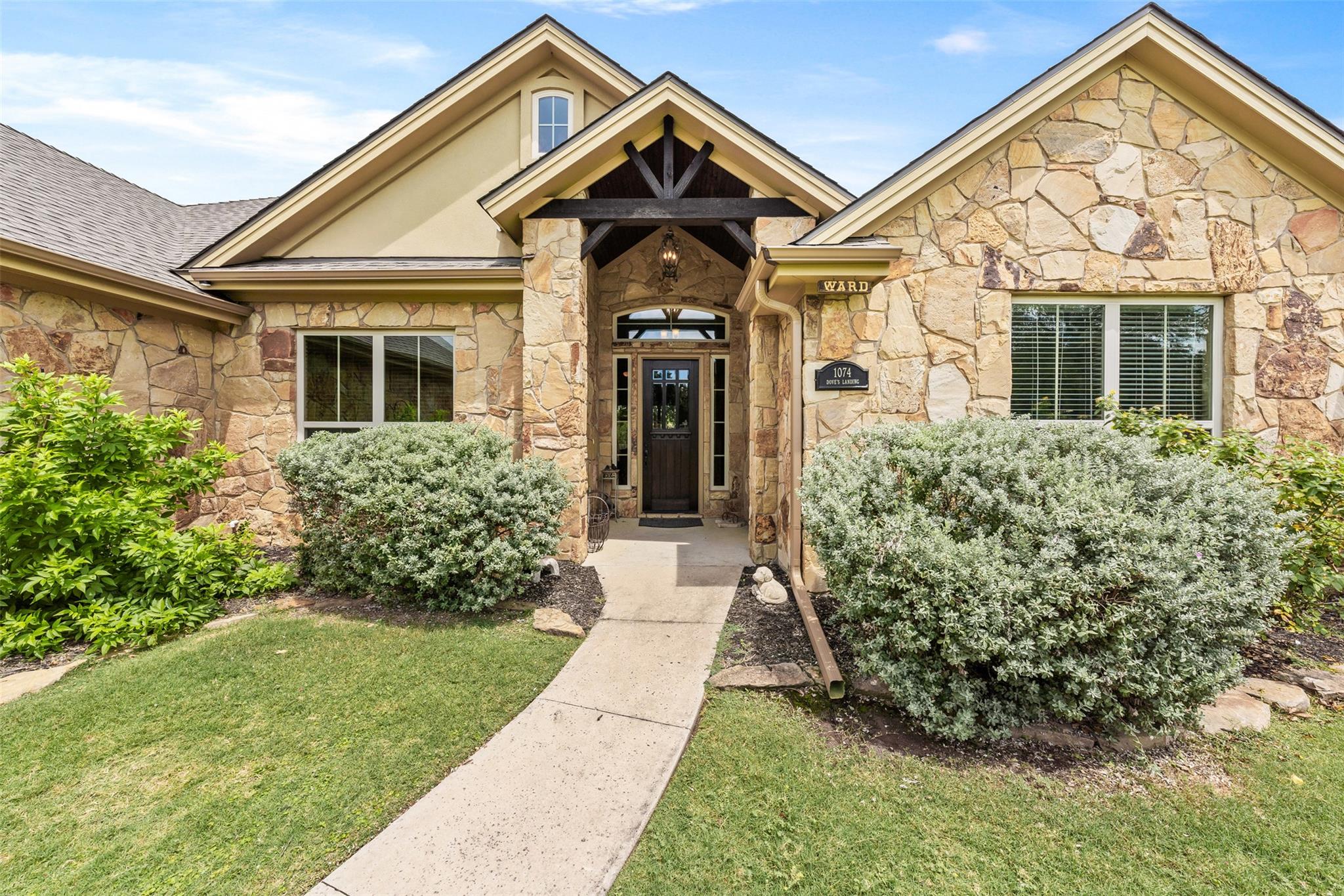 1074 Doves Landing Ct, Salado, TX 76571