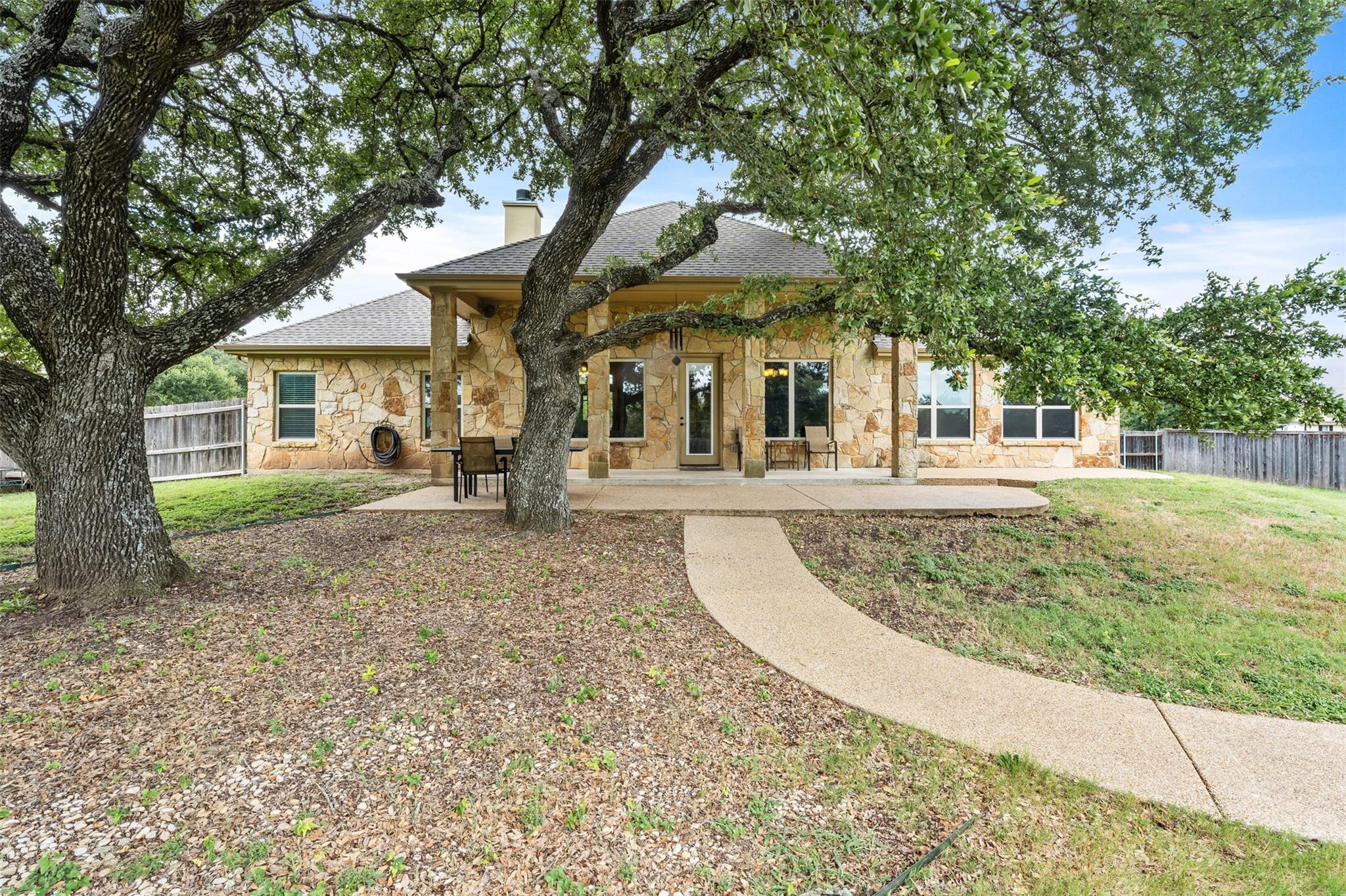 1074 Doves Landing Ct, Salado, TX 76571
