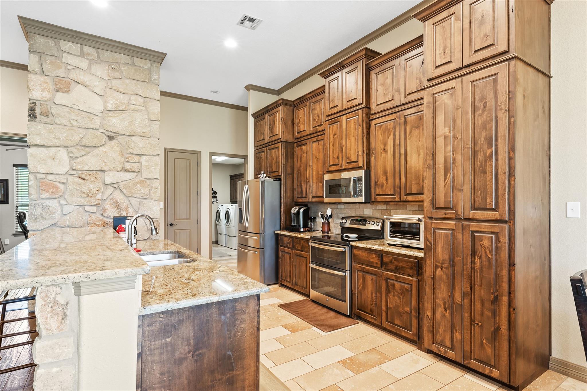 1074 Doves Landing Ct, Salado, TX 76571