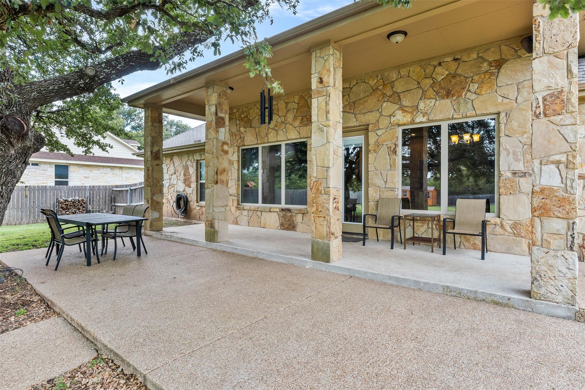 1074 Doves Landing Ct, Salado, TX 76571