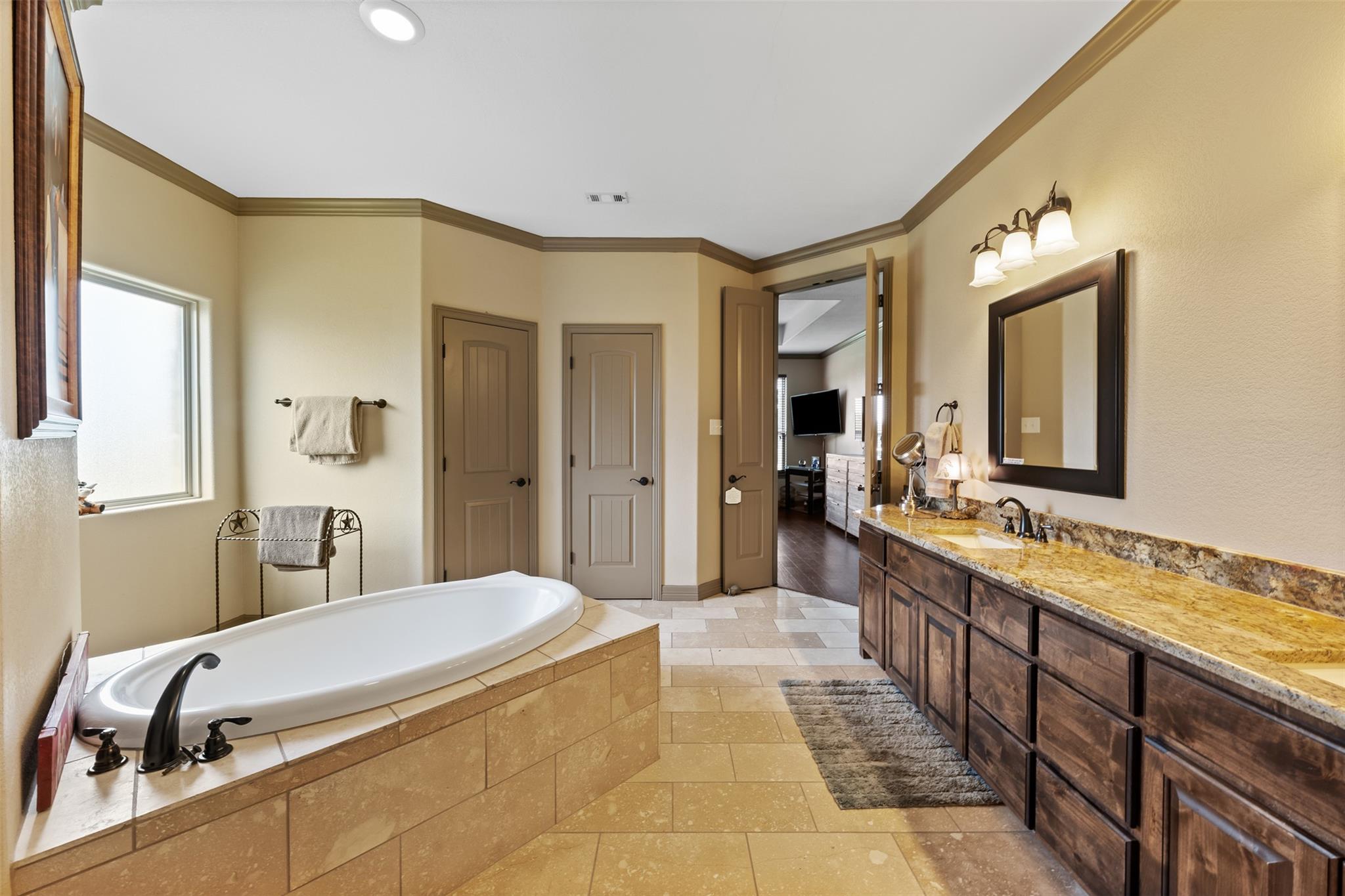 1074 Doves Landing Ct, Salado, TX 76571