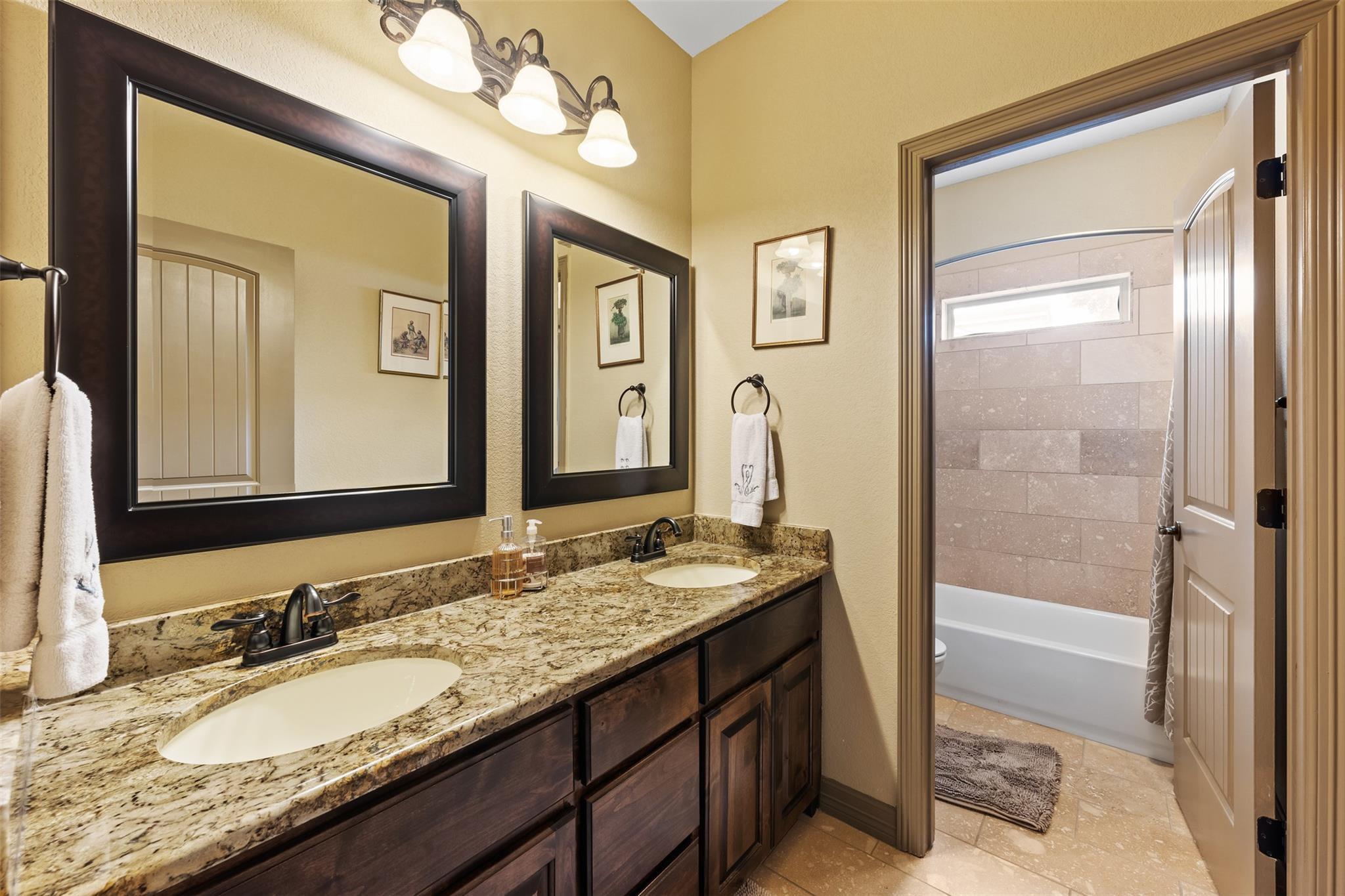 1074 Doves Landing Ct, Salado, TX 76571