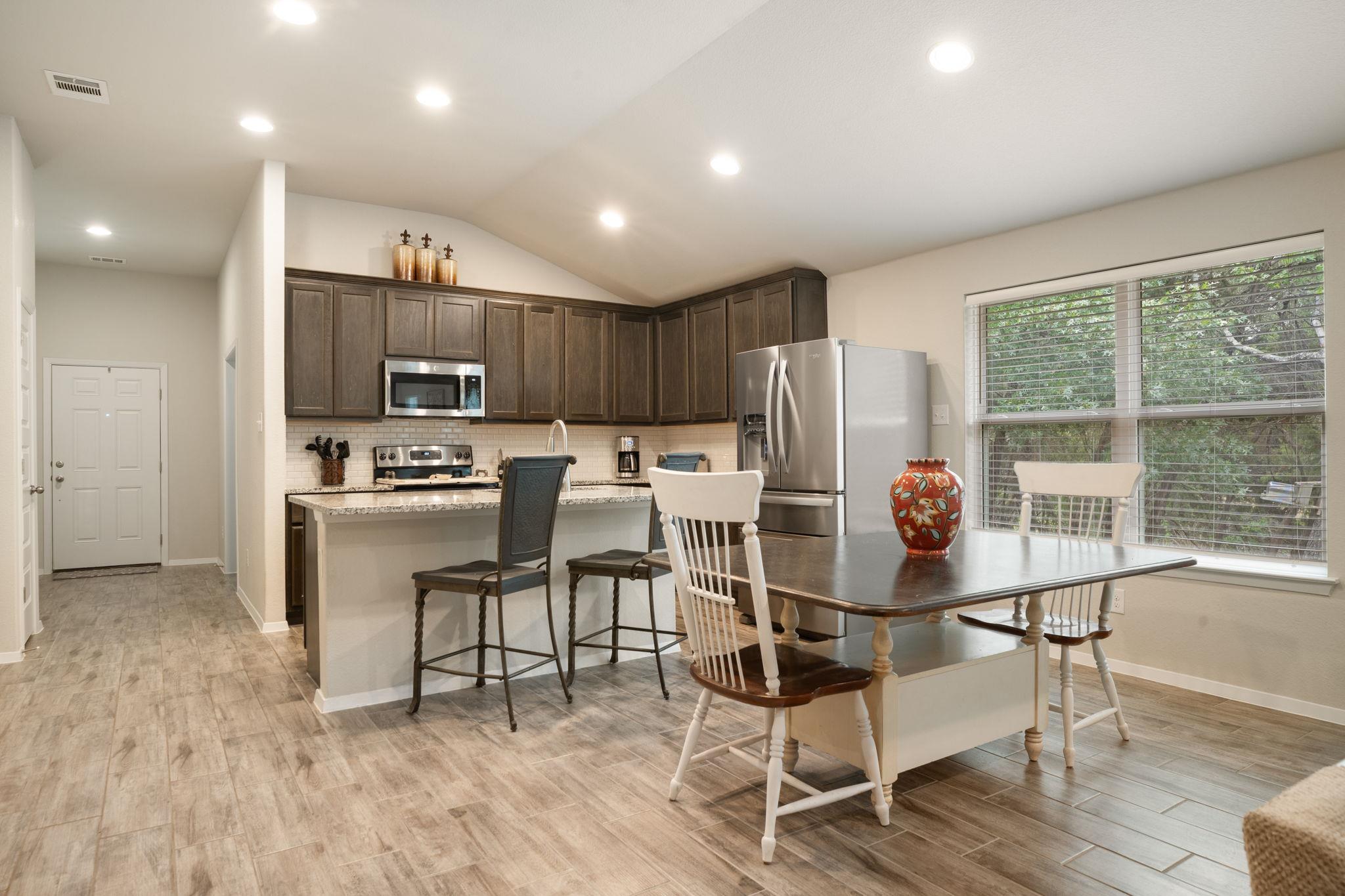 4202 Glendale Ln, Lago Vista, TX 78645