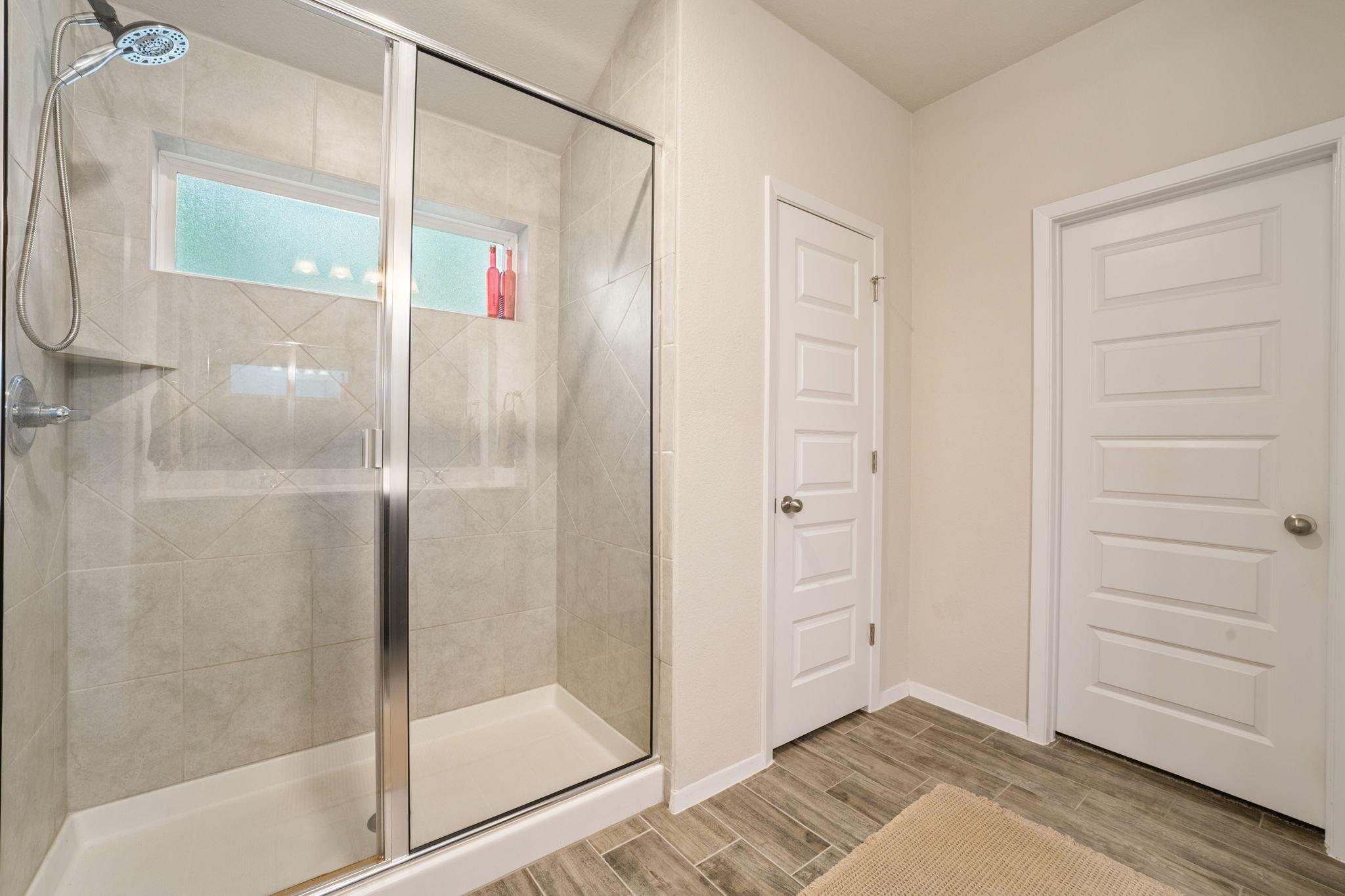 4202 Glendale Ln, Lago Vista, TX 78645