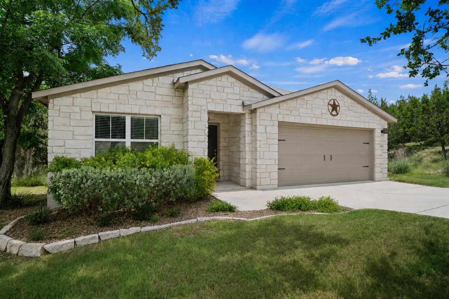 4202 Glendale Ln, Lago Vista, TX 78645