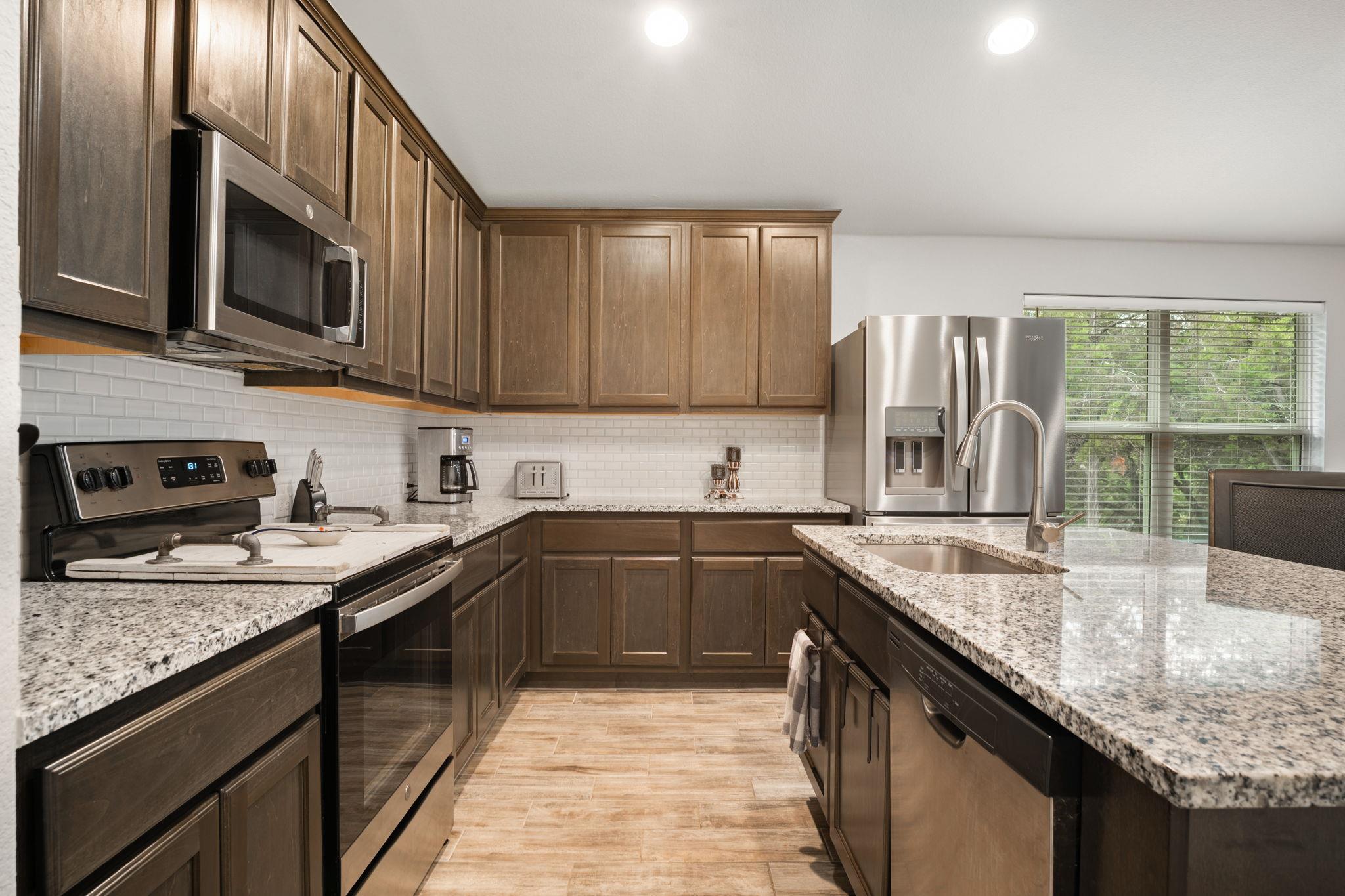 4202 Glendale Ln, Lago Vista, TX 78645