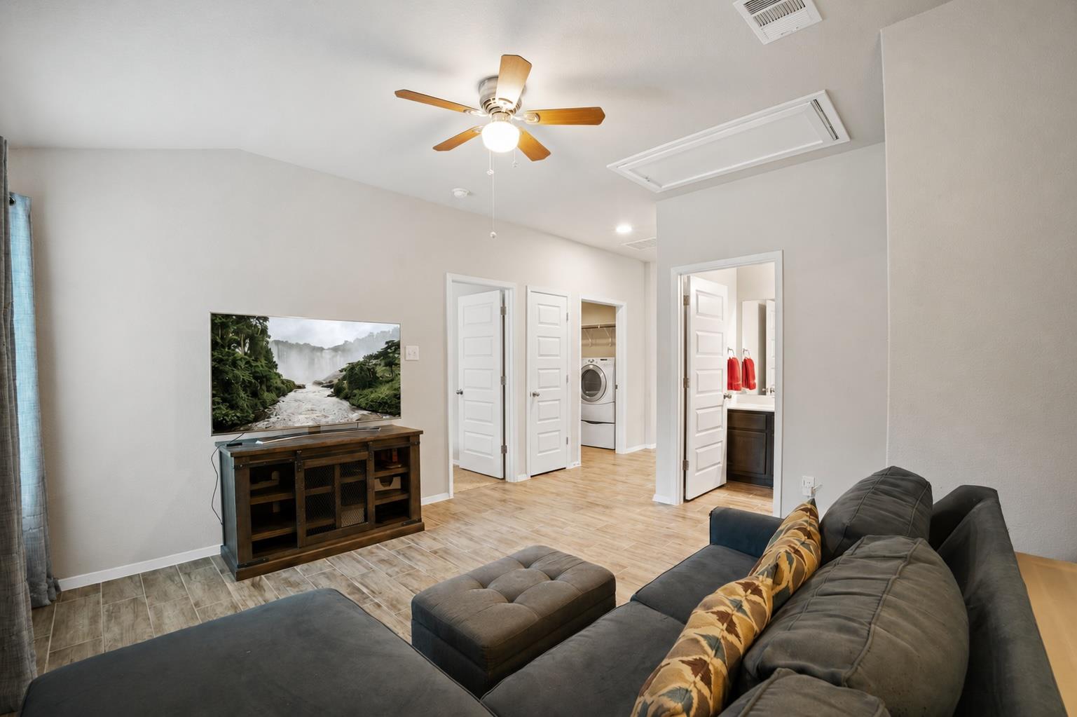 4202 Glendale Ln, Lago Vista, TX 78645
