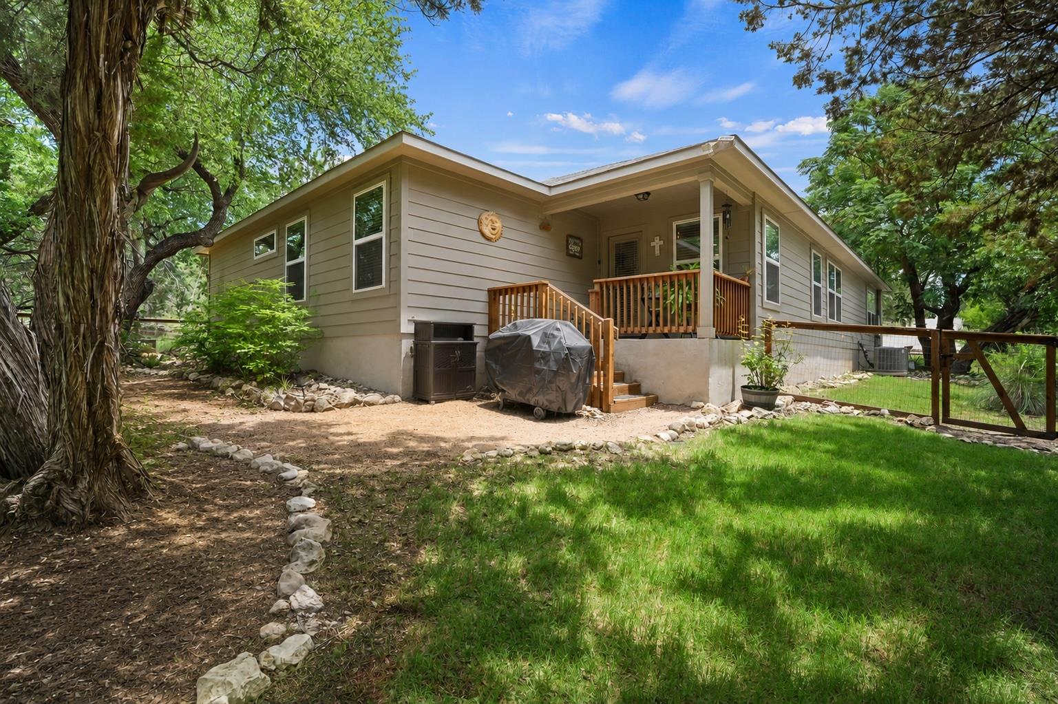 4202 Glendale Ln, Lago Vista, TX 78645