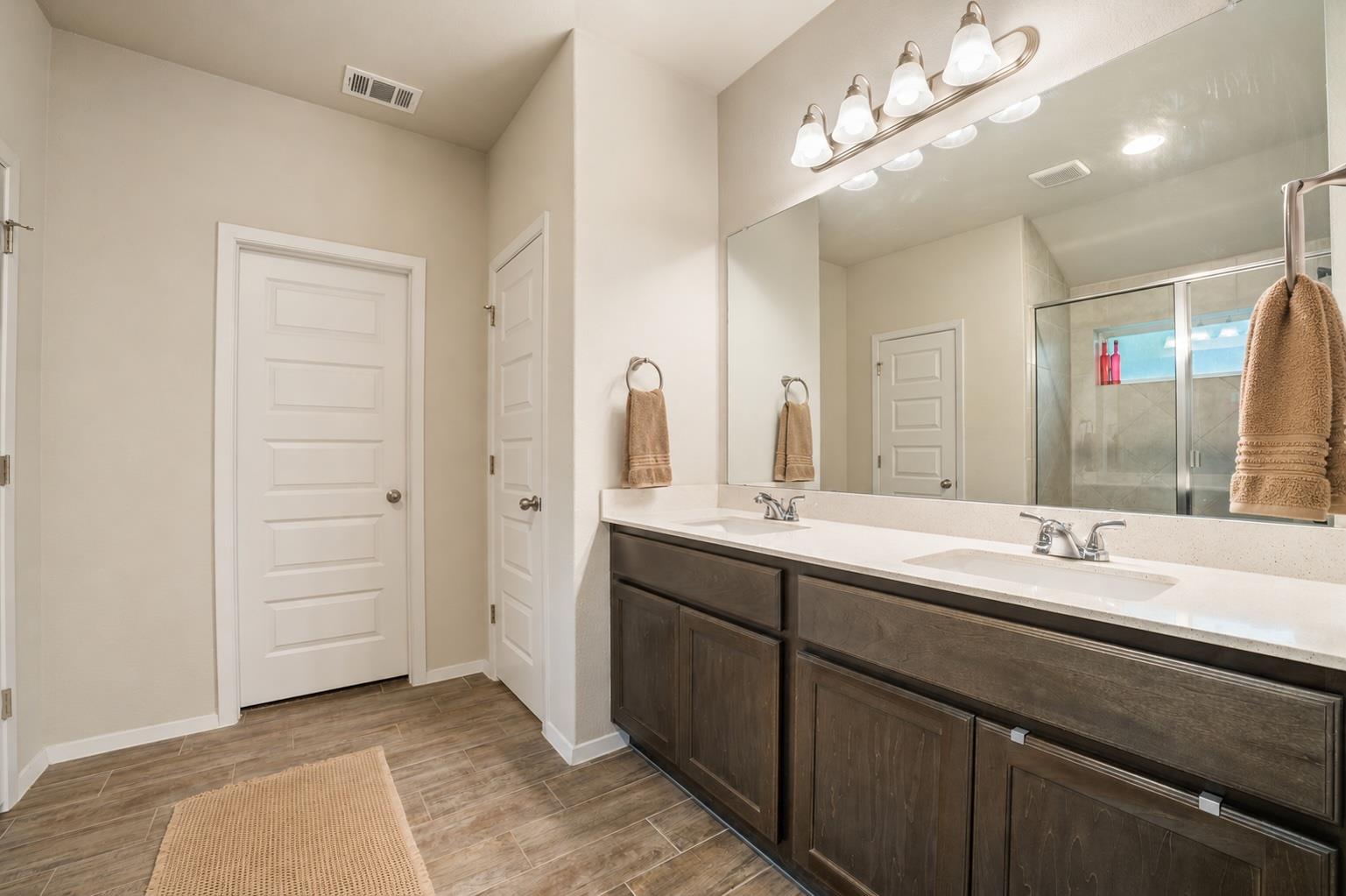 4202 Glendale Ln, Lago Vista, TX 78645
