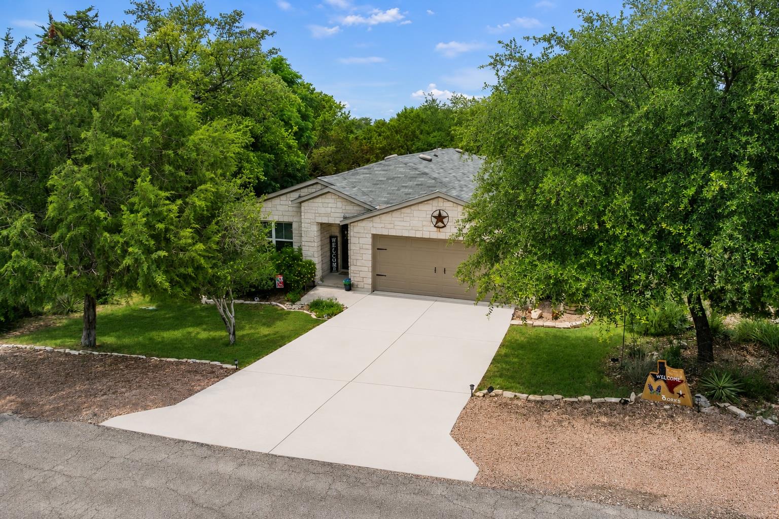 4202 Glendale Ln, Lago Vista, TX 78645
