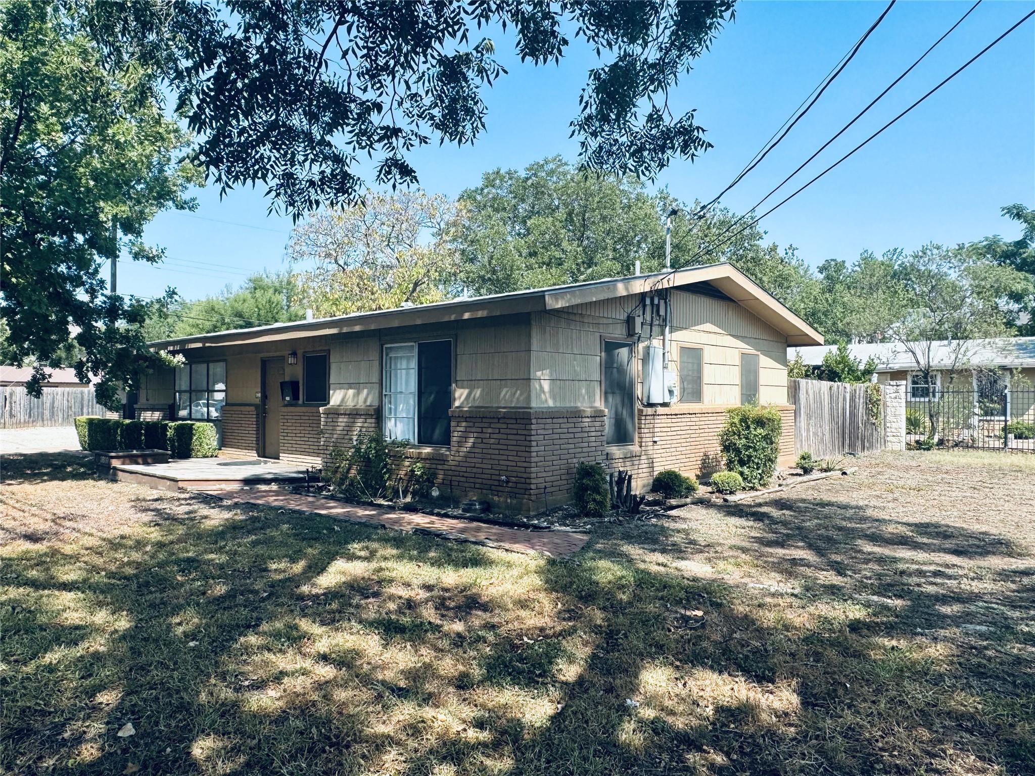 3809 S 1st St, Austin, TX 78704