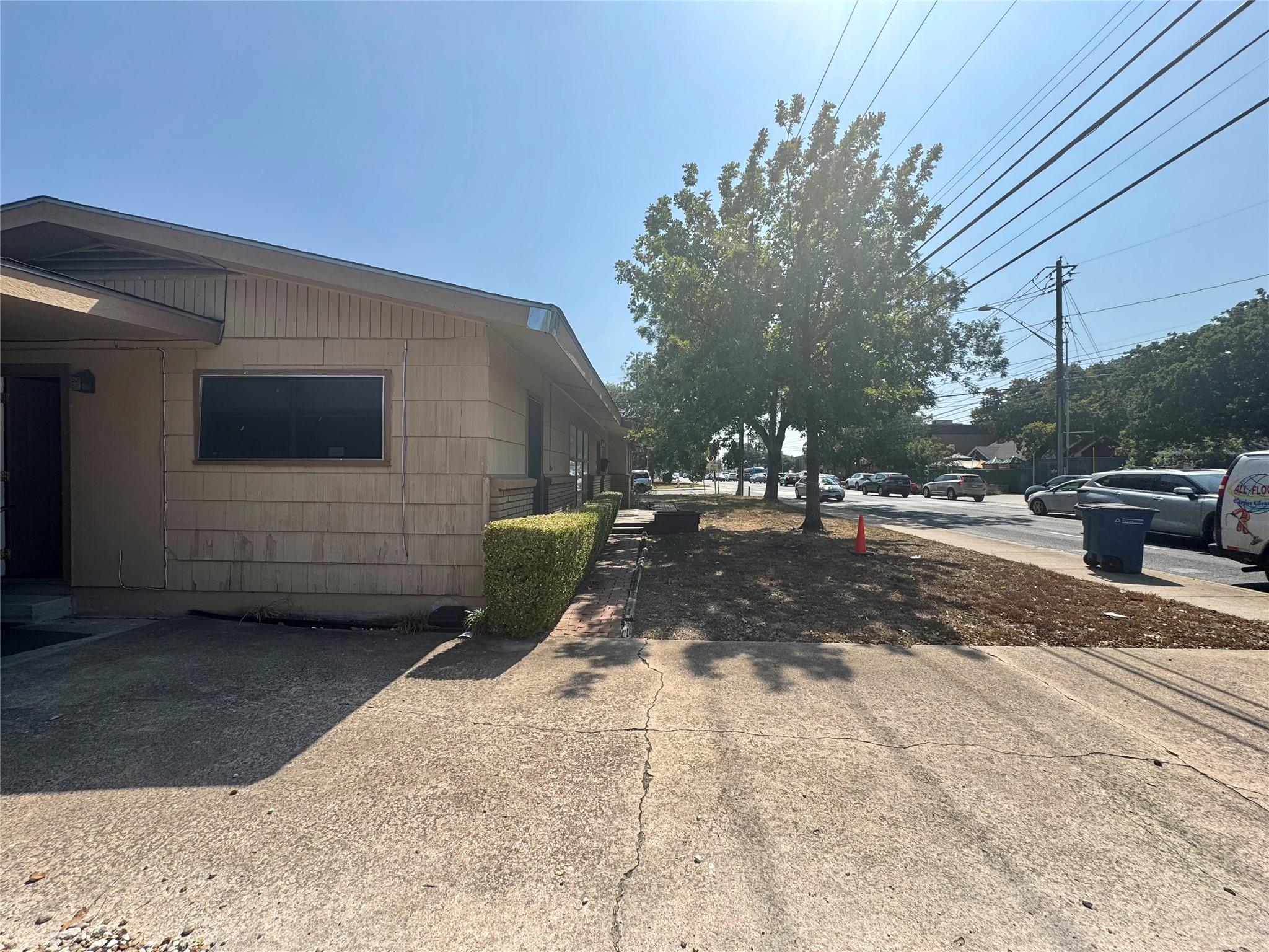 3809 S 1st St, Austin, TX 78704