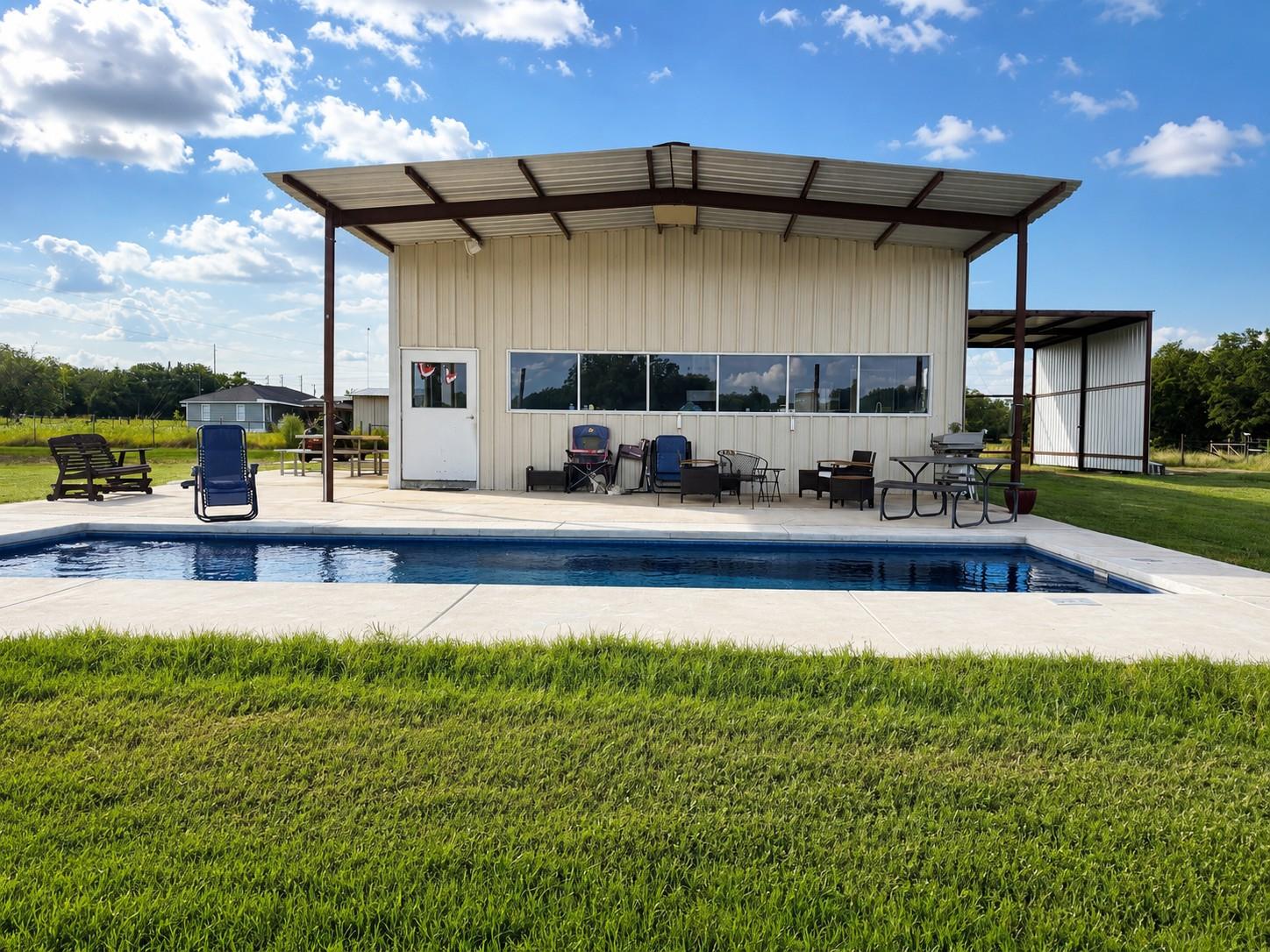 972 County Road 335, Rockdale, TX 76567