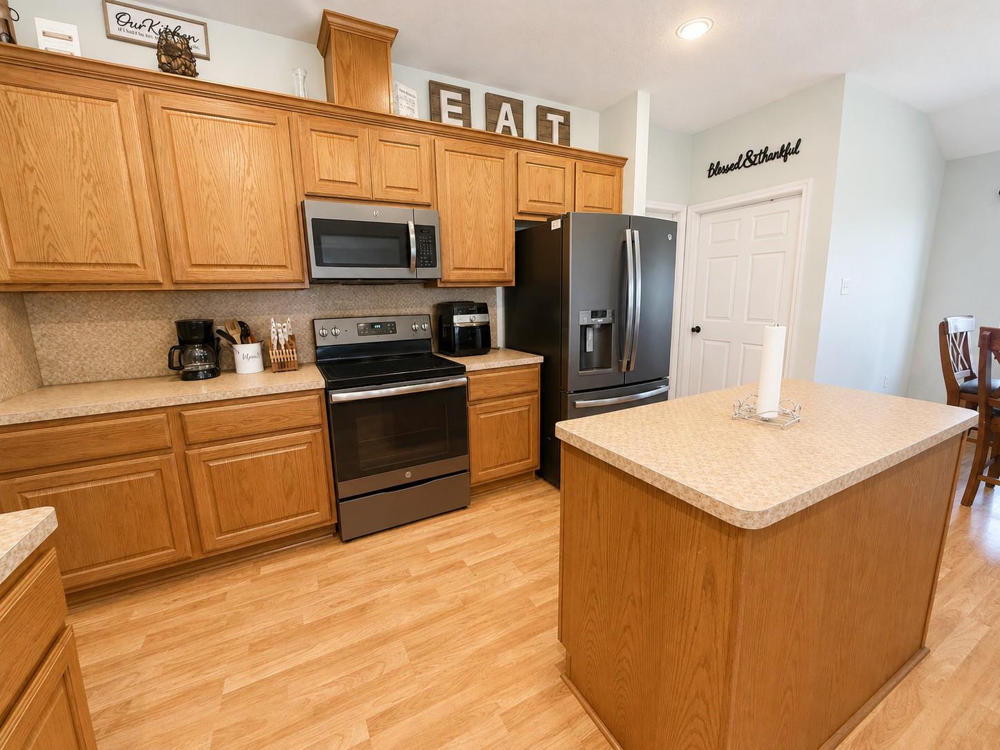 972 County Road 335, Rockdale, TX 76567