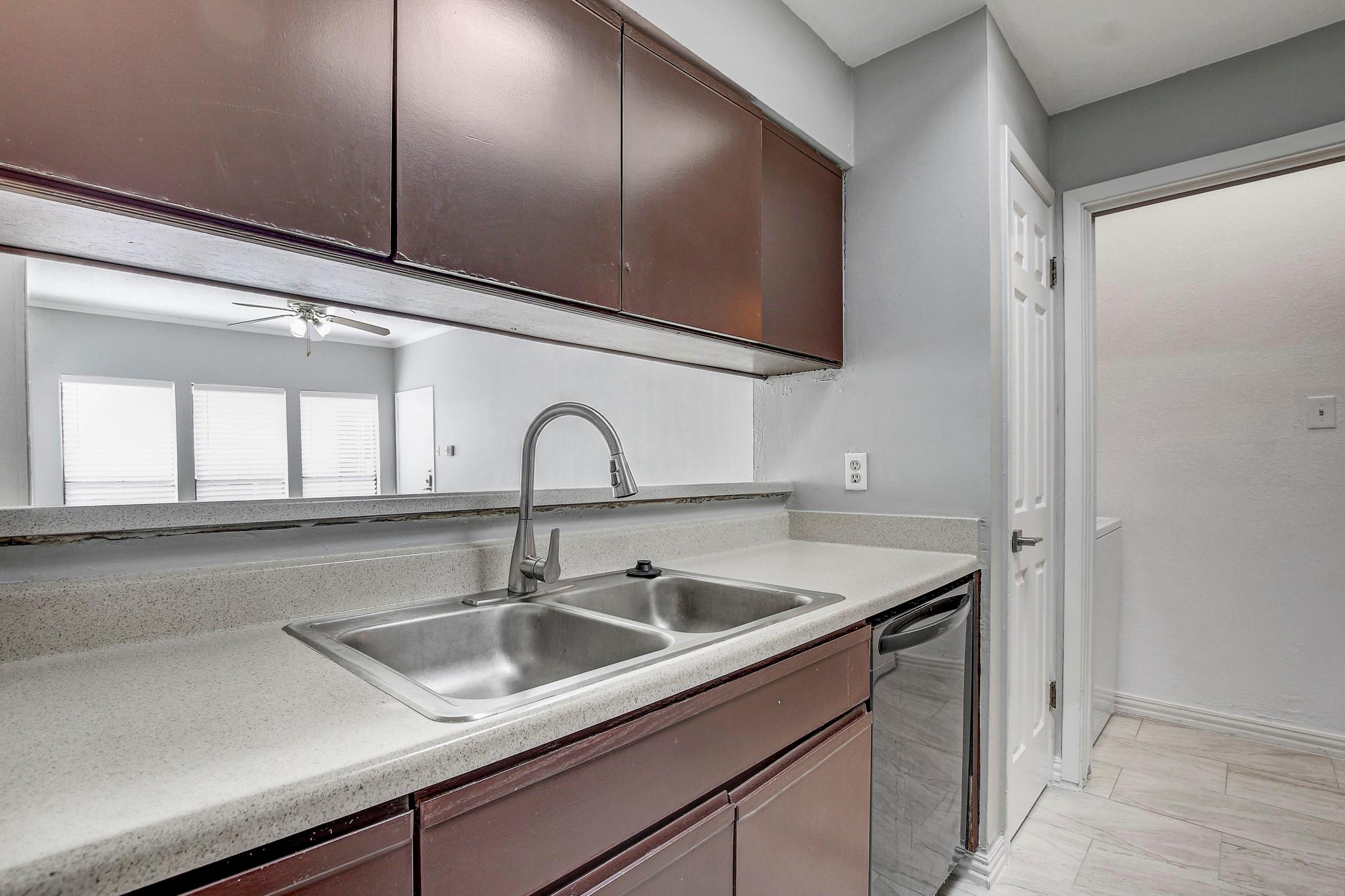 807 W 25th St # 210, Austin, TX 78705