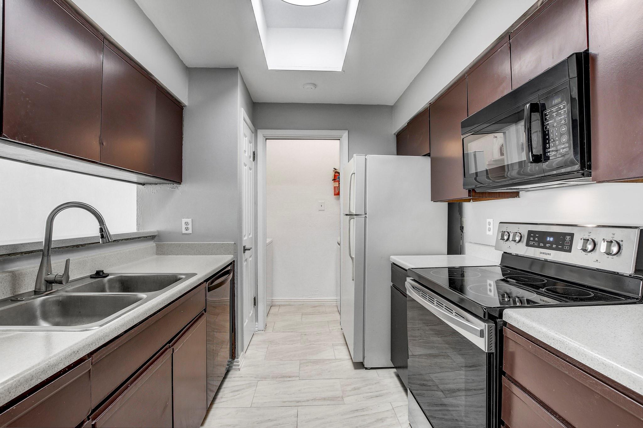 807 W 25th St # 210, Austin, TX 78705