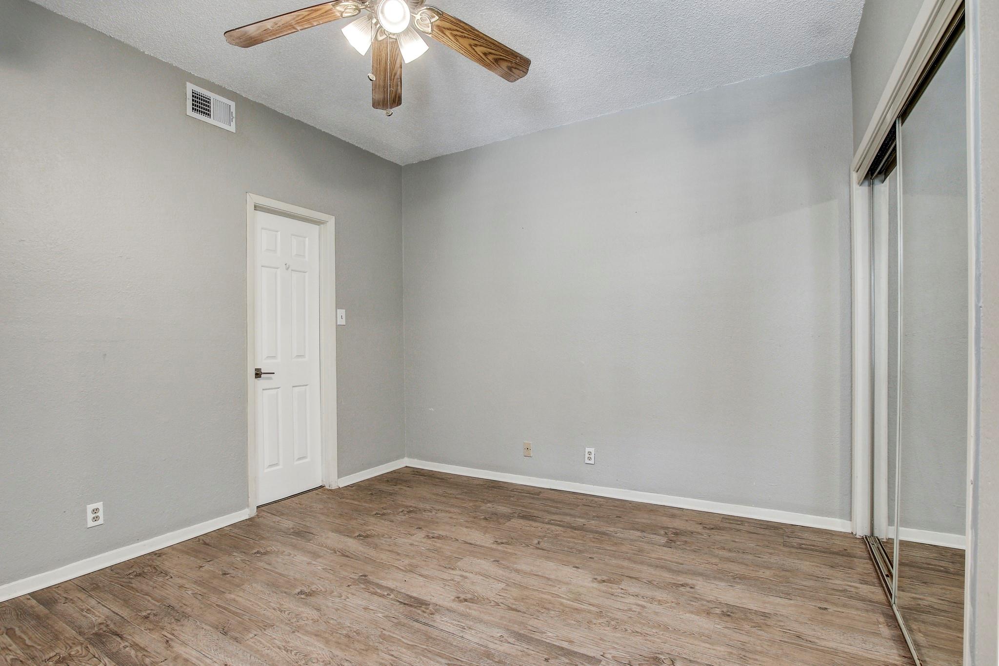 807 W 25th St # 210, Austin, TX 78705