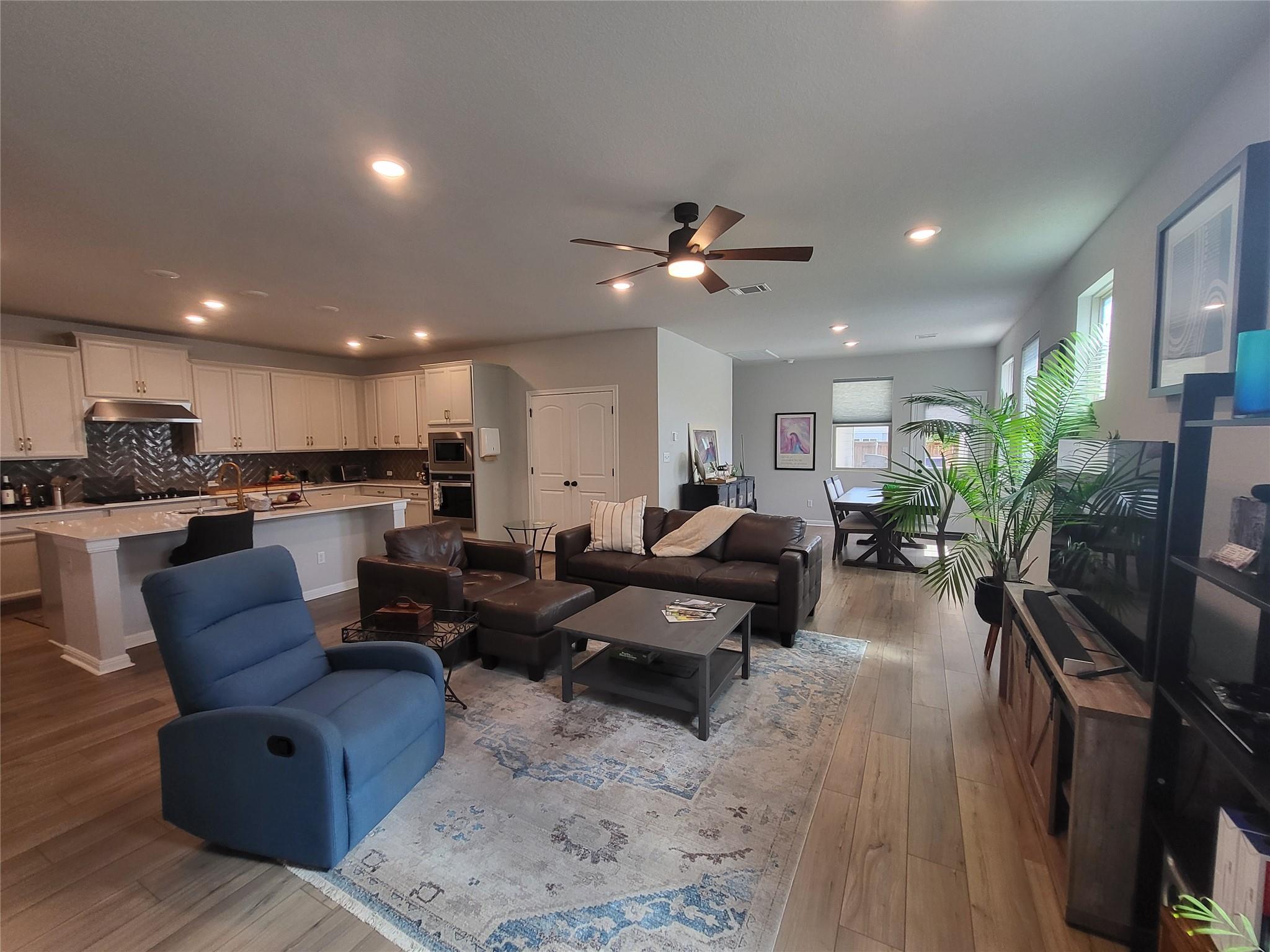 108 Blue Hibiscus Dr, Liberty Hill, TX 78628