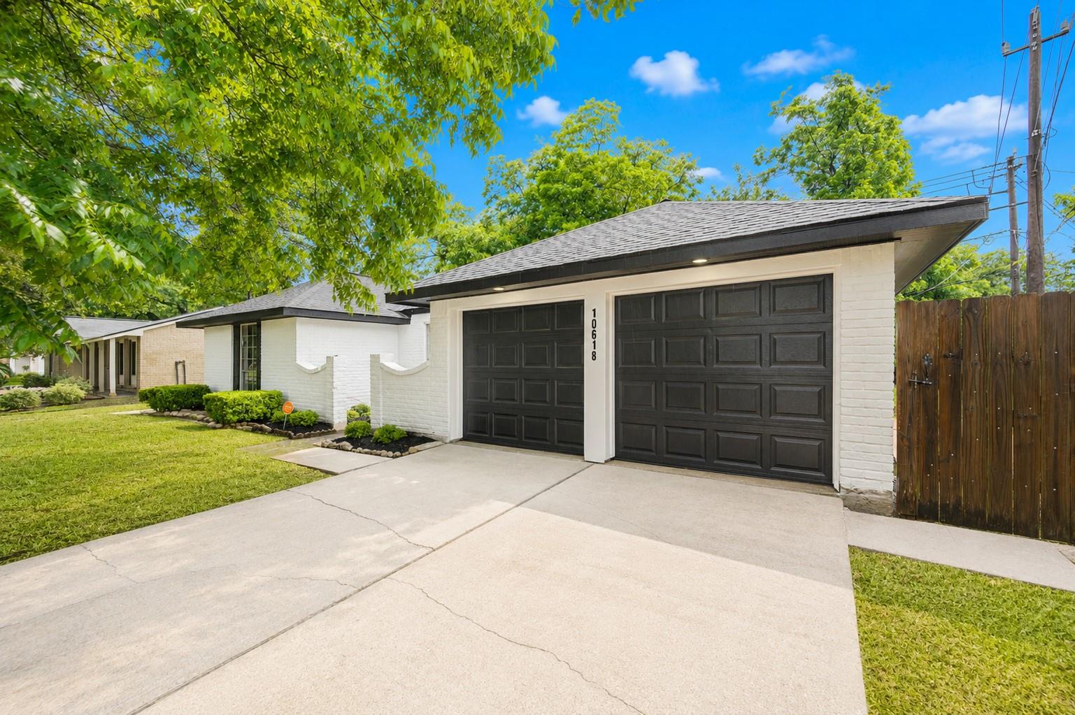 10618 Braewick Dr, Houston, TX 77096