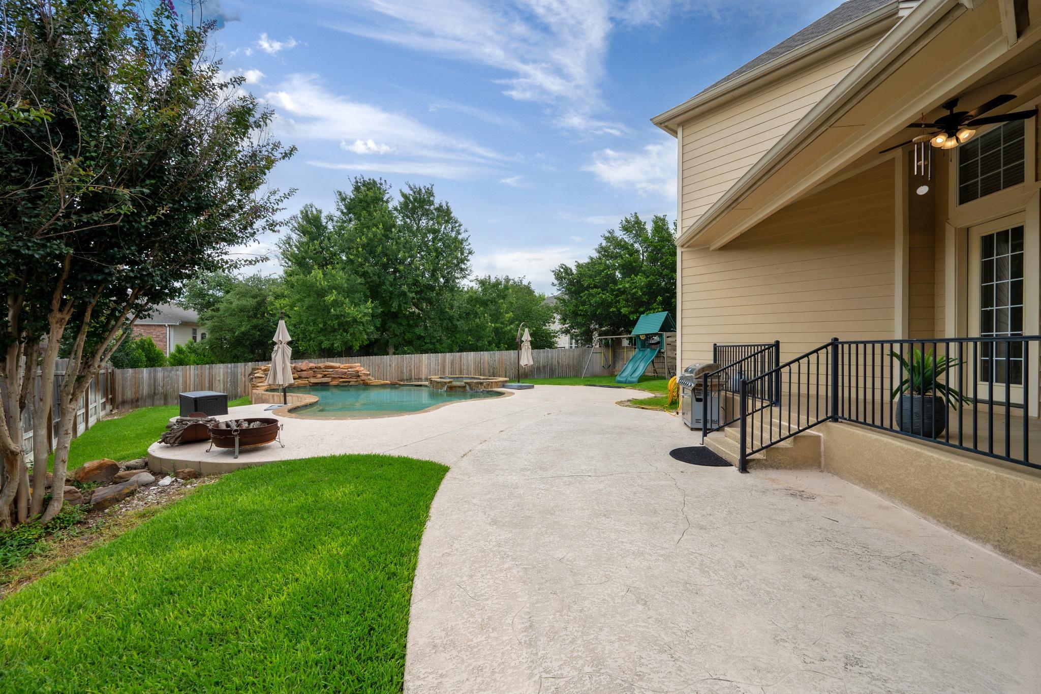 2821 Cool River Loop, Round Rock, TX 78665