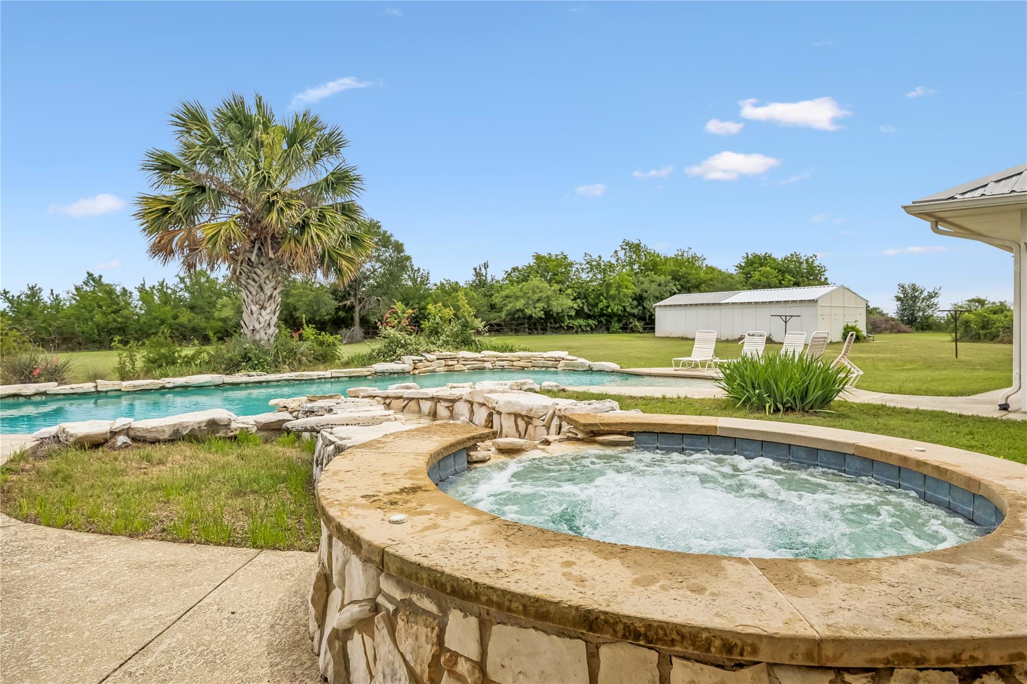341 Windmill Hl, Salado, TX 76571