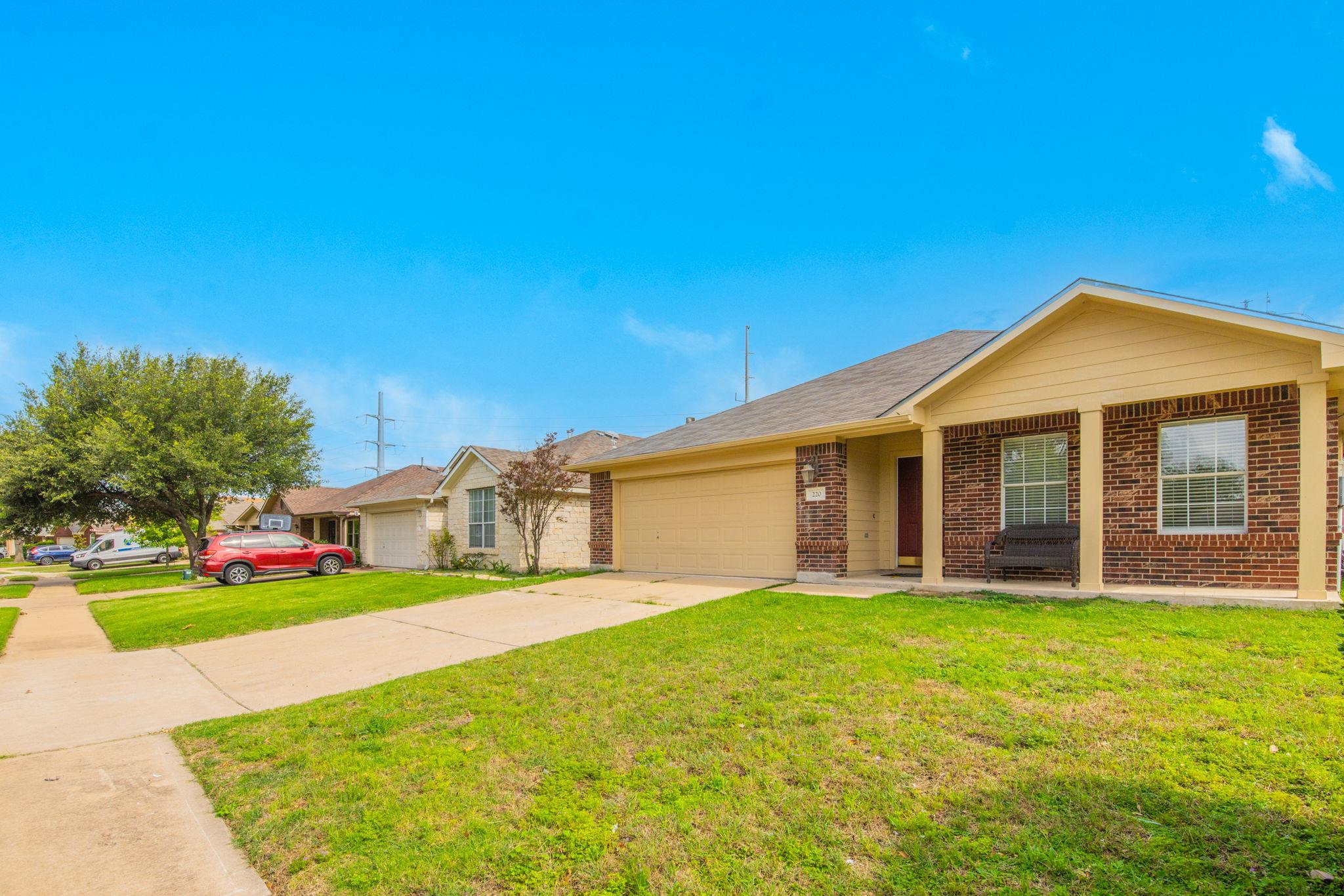 220 N Crossing Trl, Round Rock, TX 78665