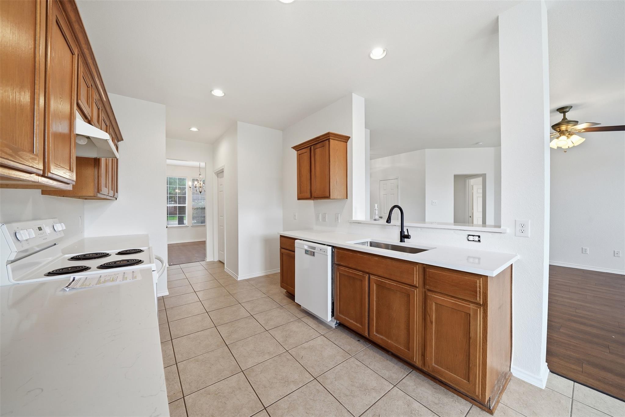 118 Invierno St, Kyle, TX 78640