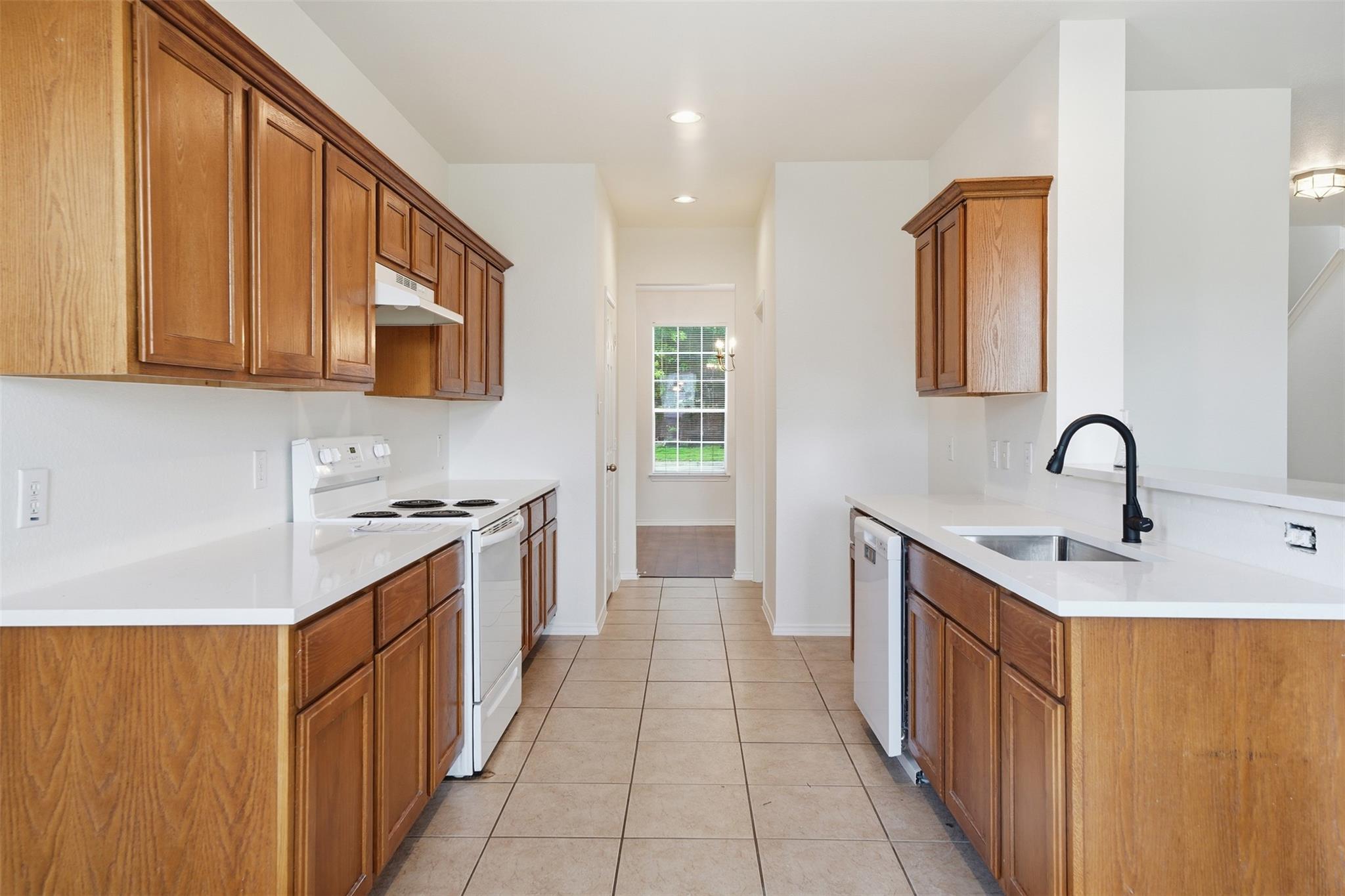 118 Invierno St, Kyle, TX 78640