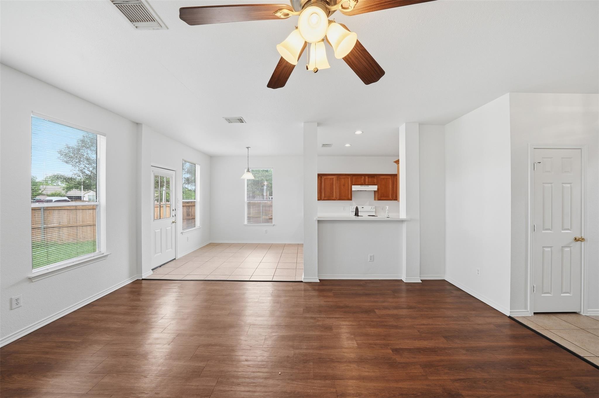 118 Invierno St, Kyle, TX 78640