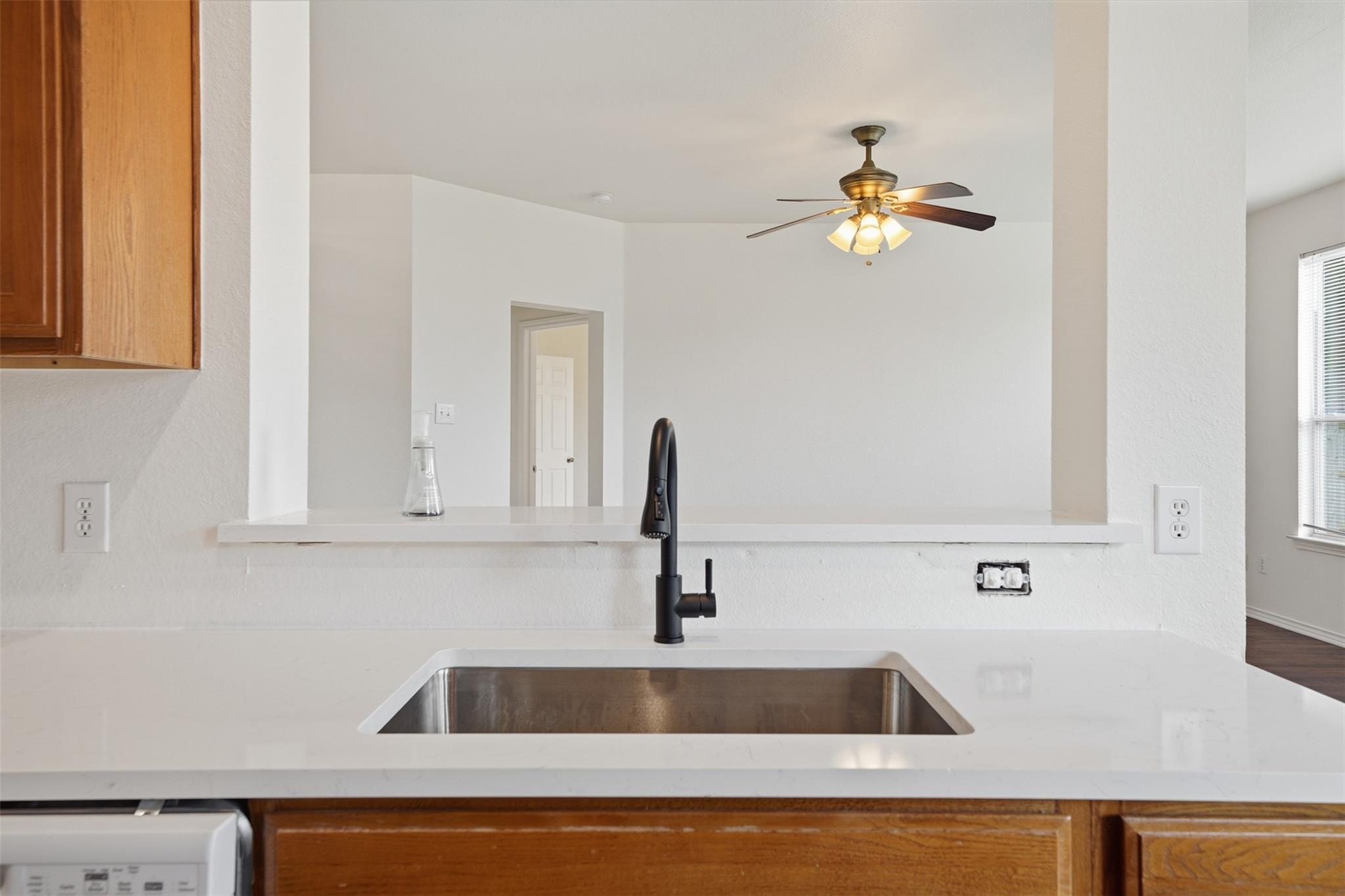 118 Invierno St, Kyle, TX 78640