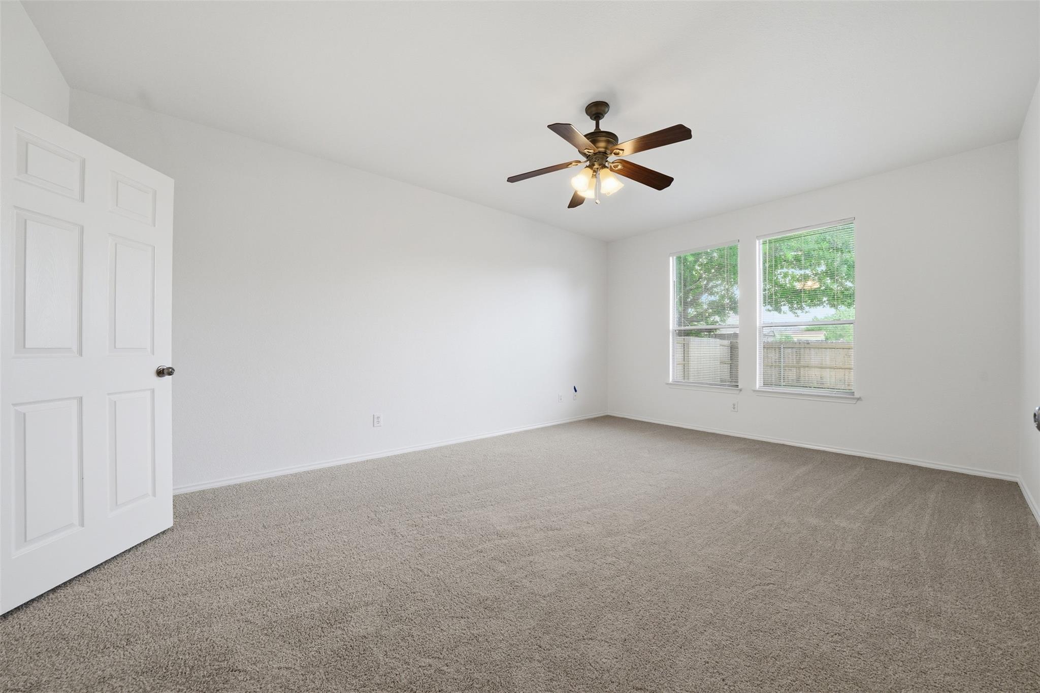 118 Invierno St, Kyle, TX 78640