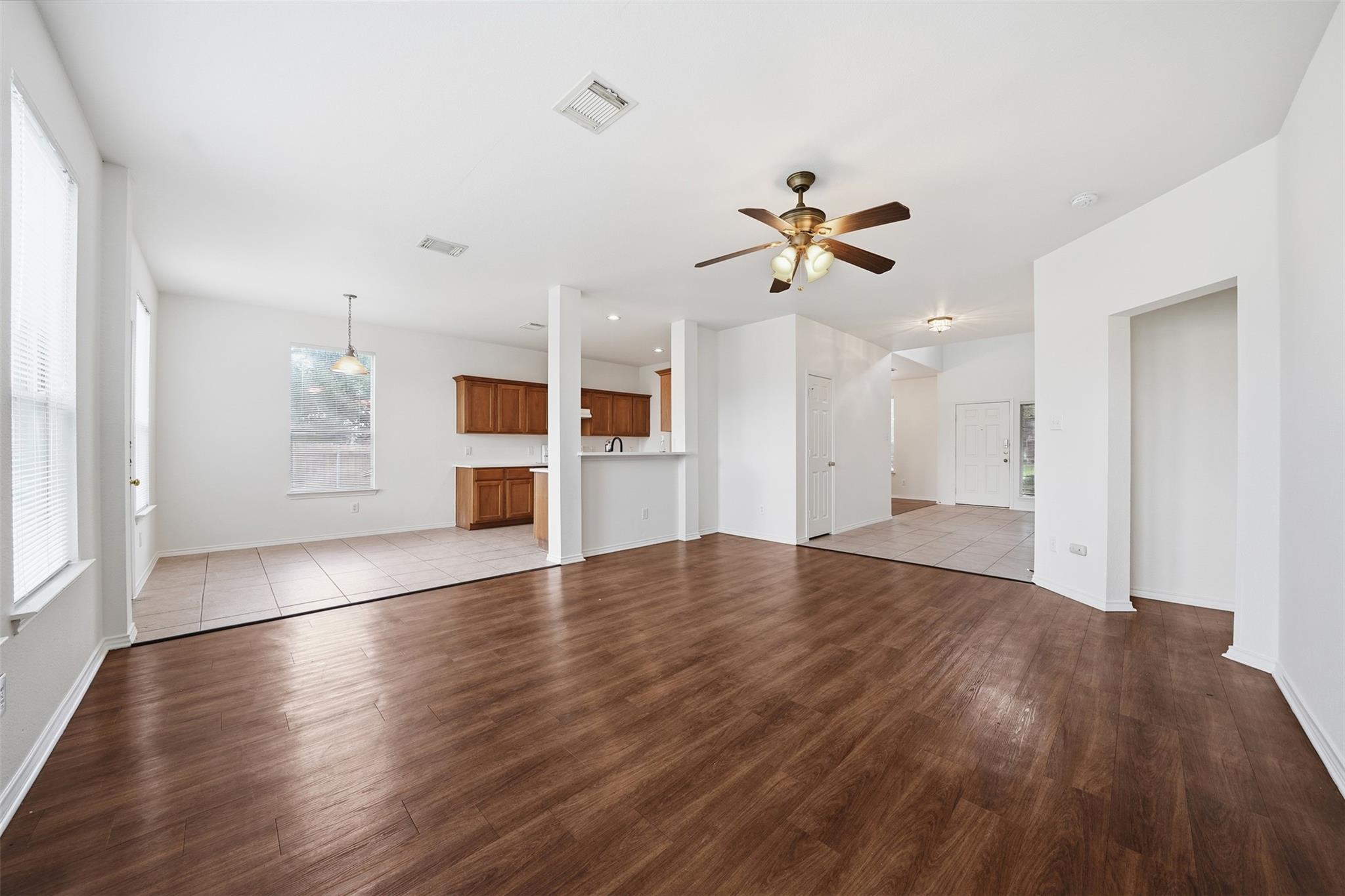 118 Invierno St, Kyle, TX 78640
