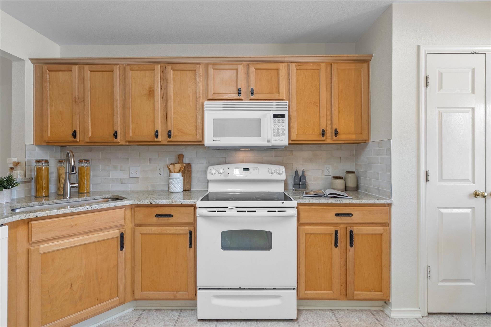207 Antietam Dr, Elgin, TX 78621