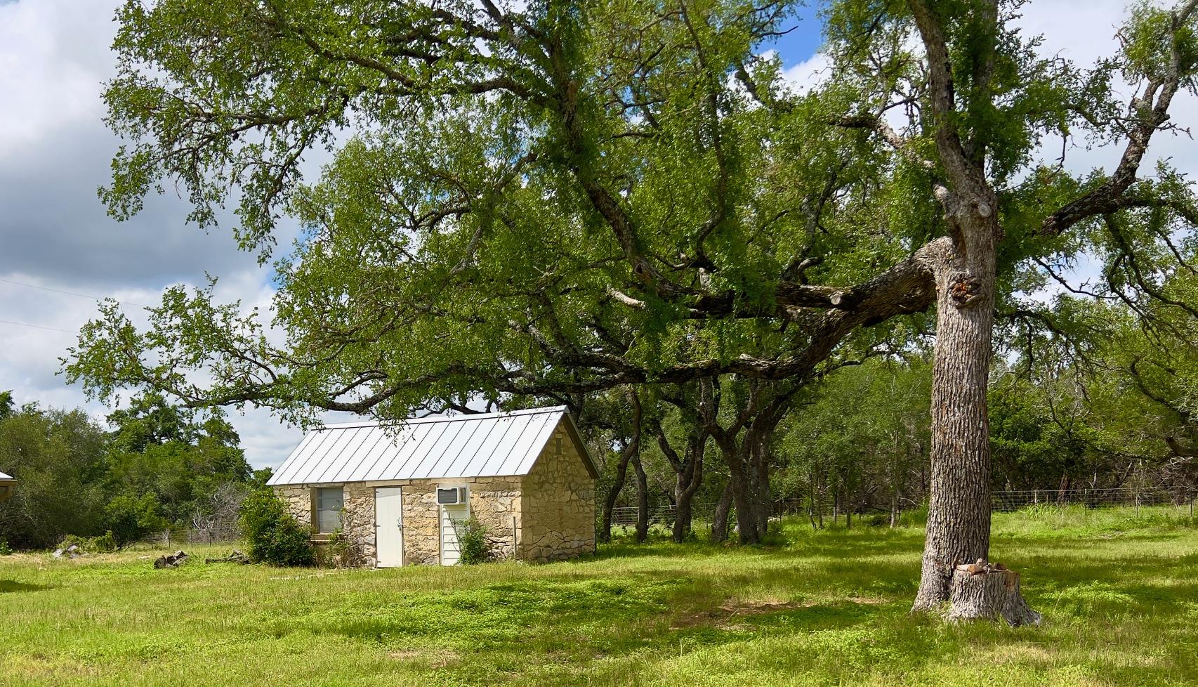 1366 Narrows Rd, Blanco, TX 78606